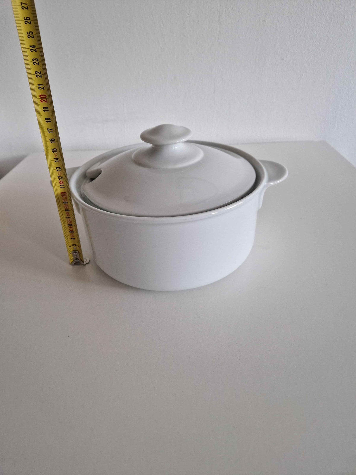 Vintage Porcelain Soup Tureen by Lilien Porzellan Austria - Timeless Elegance for Your Table
