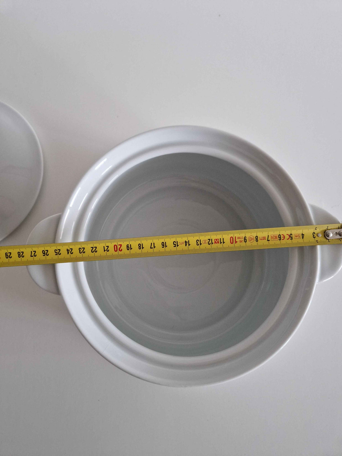 Vintage Porcelain Soup Tureen by Lilien Porzellan Austria - Timeless Elegance for Your Table