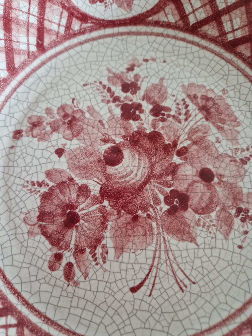 Gmundner Keramik Austria Hand-Painted Serving Bowl — Pink Floral Lattice | Handmalerei