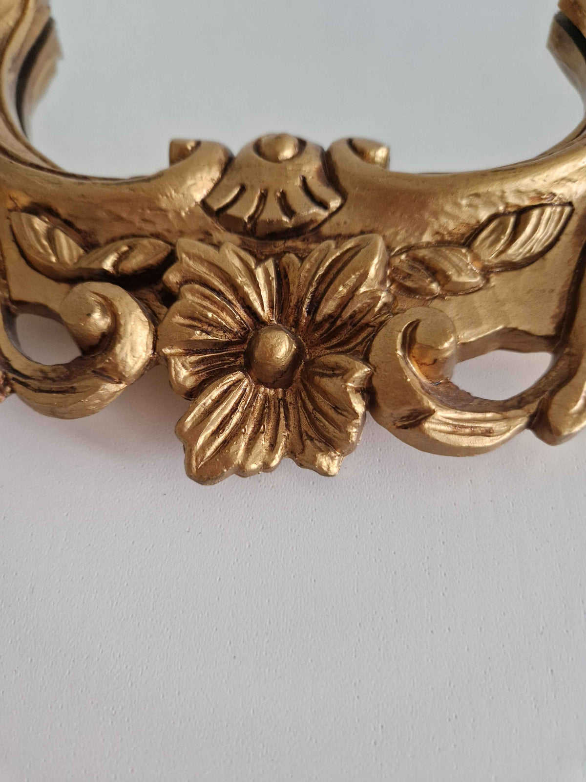 Transform Your Space with the Exquisite Rococo Gilt Wall Mirror