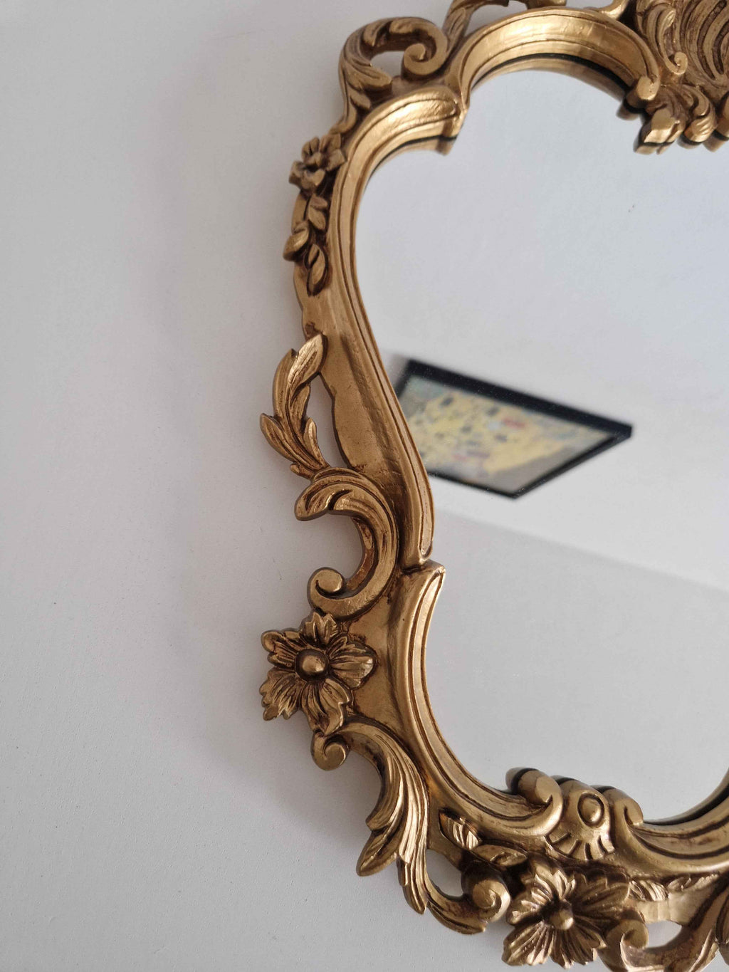 Transform Your Space with the Exquisite Rococo Gilt Wall Mirror