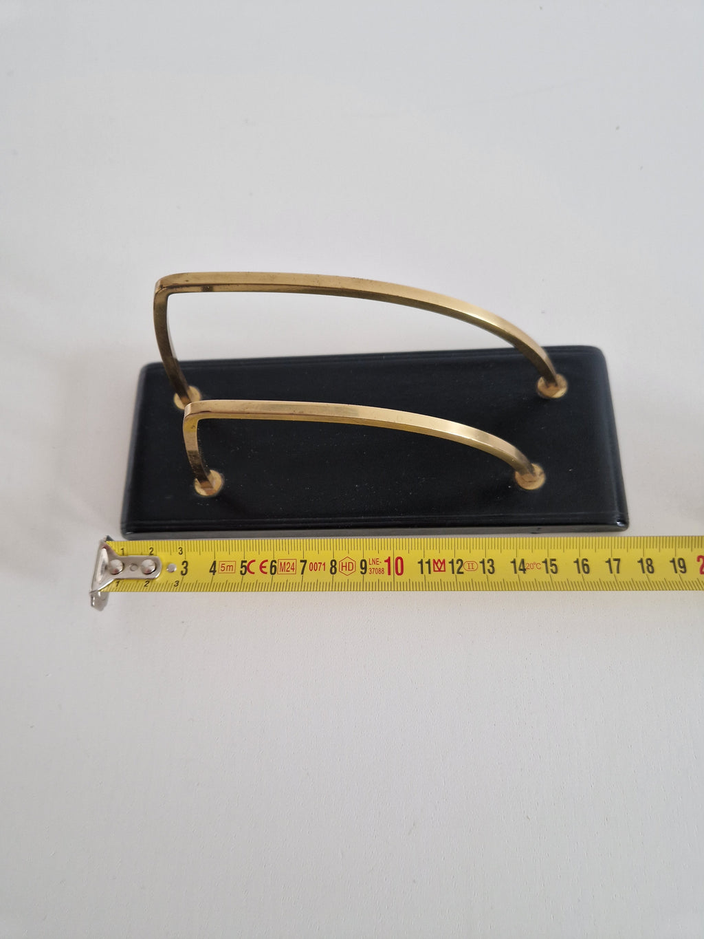 Vintage Schreibtisch-Briefständer aus Messing und schwarz lackiertem Holz im Mid-Century-Stil