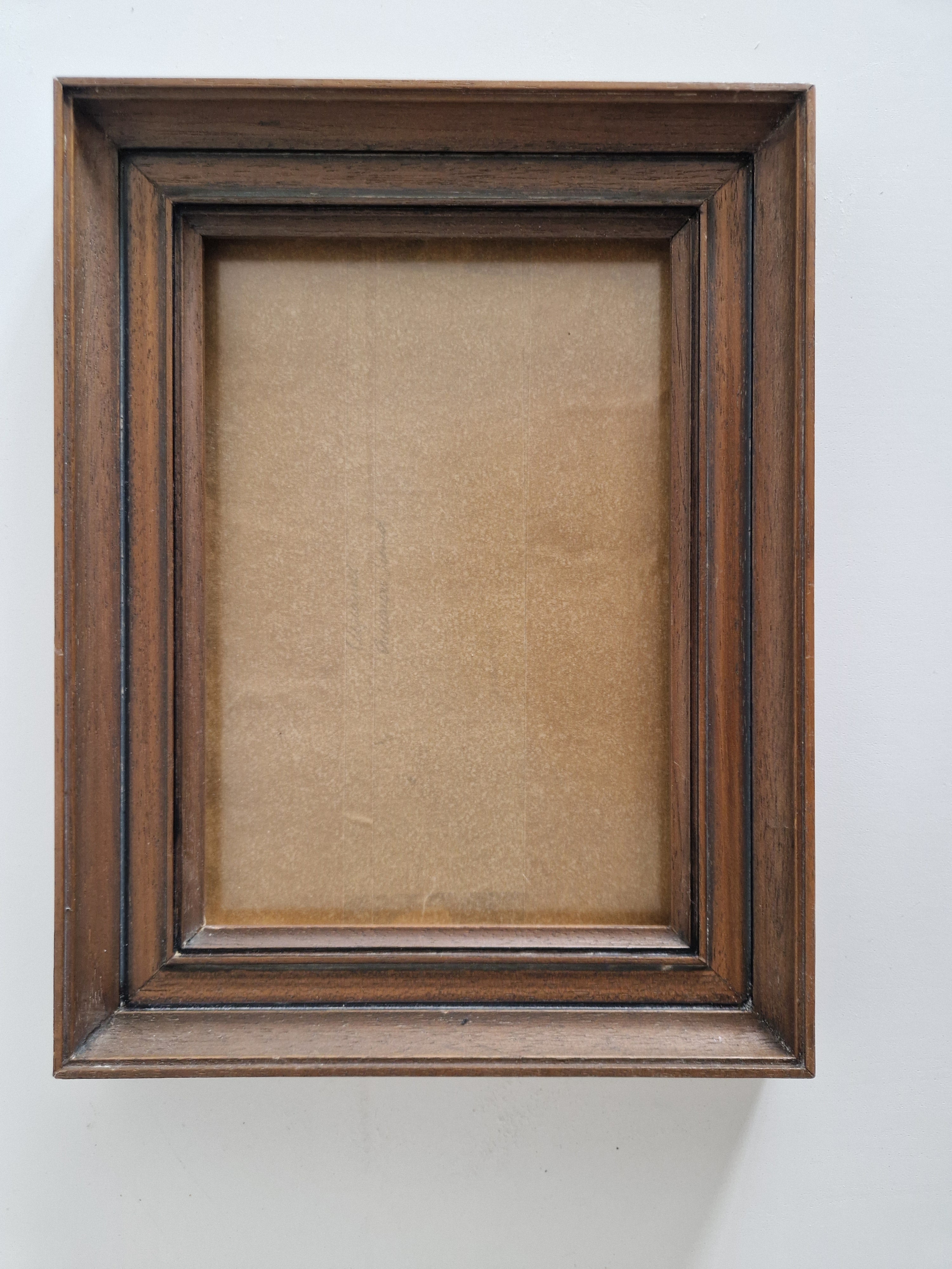 Cadre photo vintage en noyer – Moulure à doucine double, 30 × 22 cm, sans verre