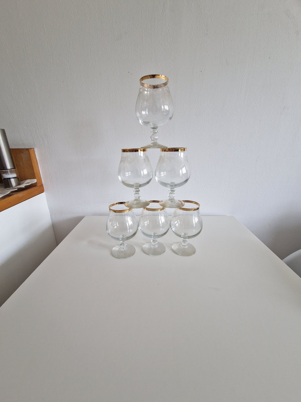 Lot de 6 verres à cognac ballon vintage en verre gravé avec bord doré | Superbe état