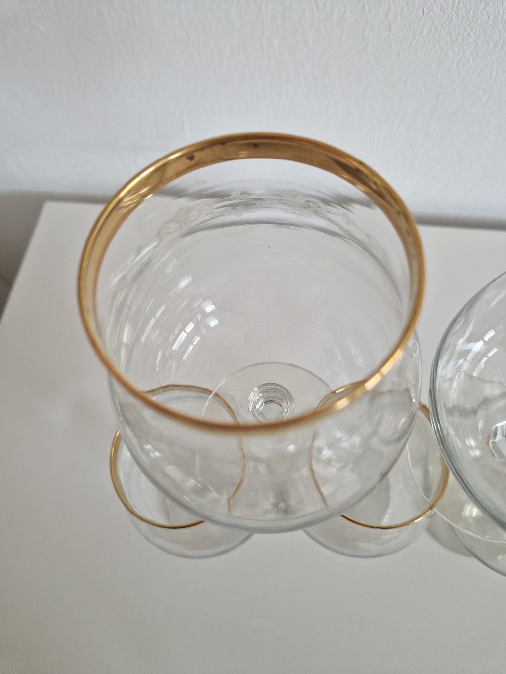 Lot de 6 verres à cognac ballon vintage en verre gravé avec bord doré | Superbe état