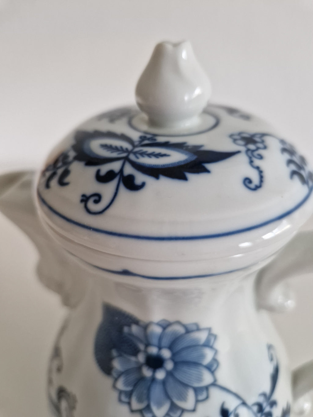 Blaue Donau Japan Porzellan Kaffeekanne mit Deckel – Zwiebelmuster