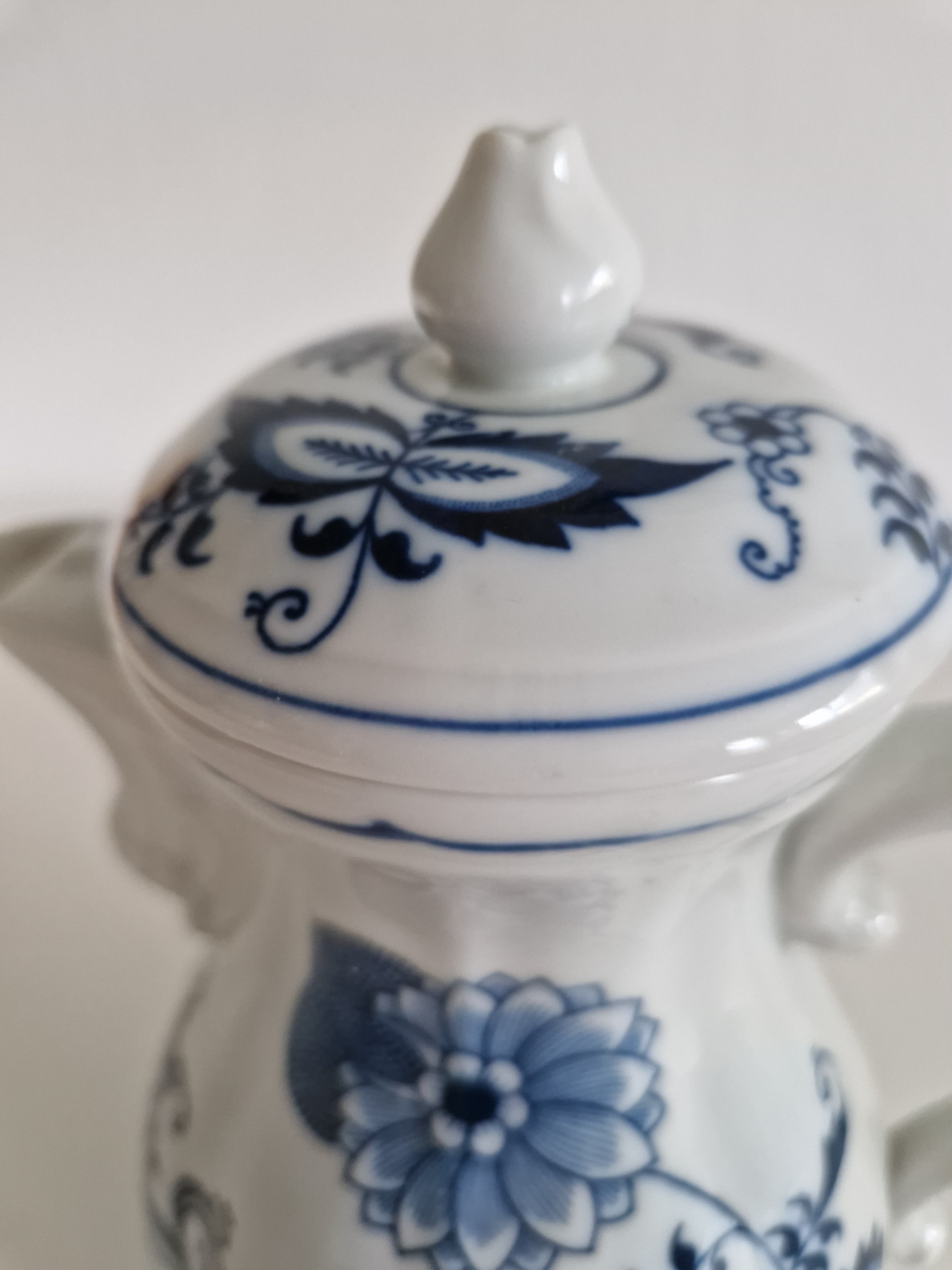 Blaue Donau Japan Porzellan Kaffeekanne mit Deckel – Zwiebelmuster