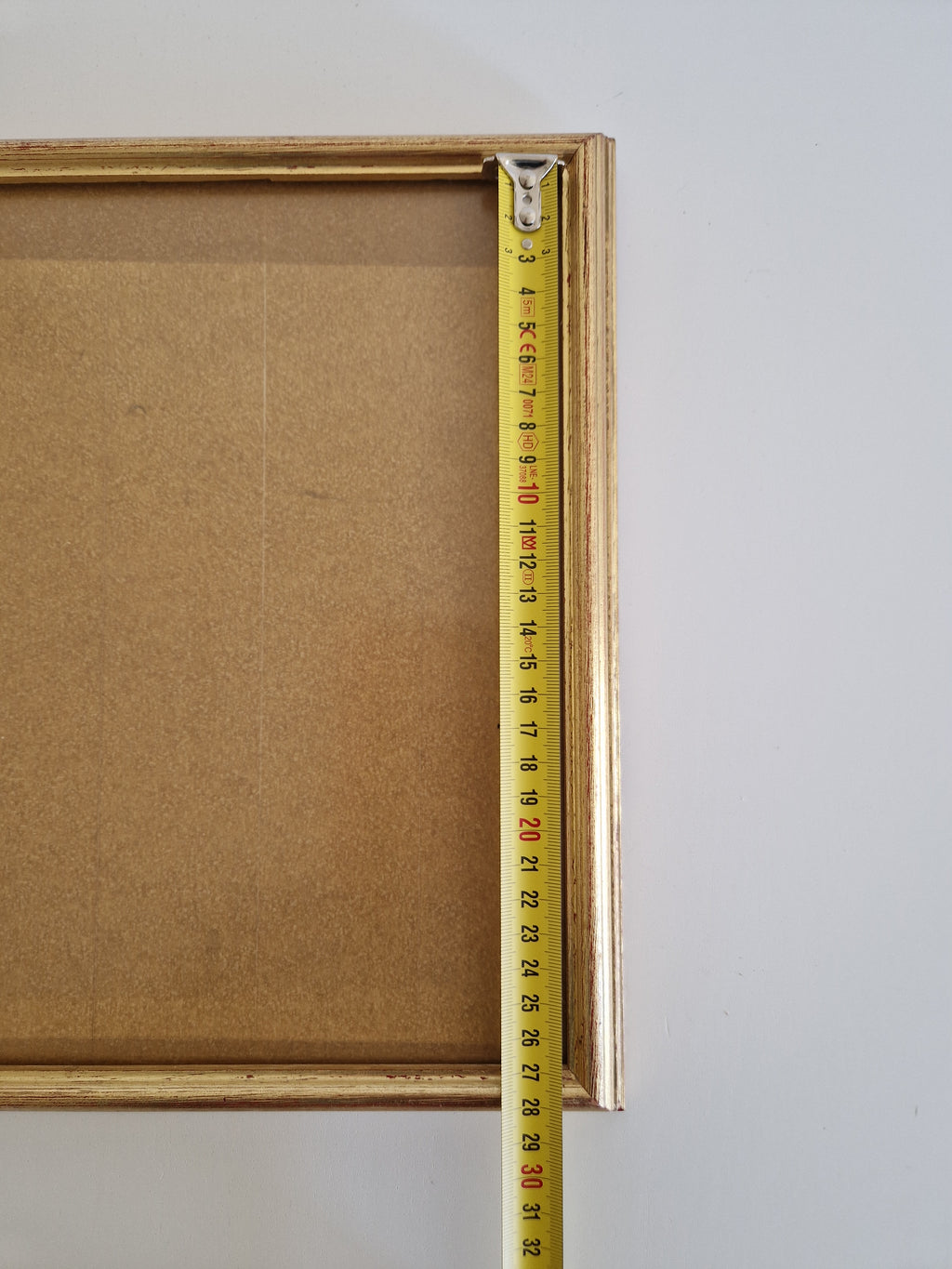 Vergoldeter Vintage-Bilderrahmen mit gestufter Rillenleiste – 30 × 33 cm, ohne Inhalt