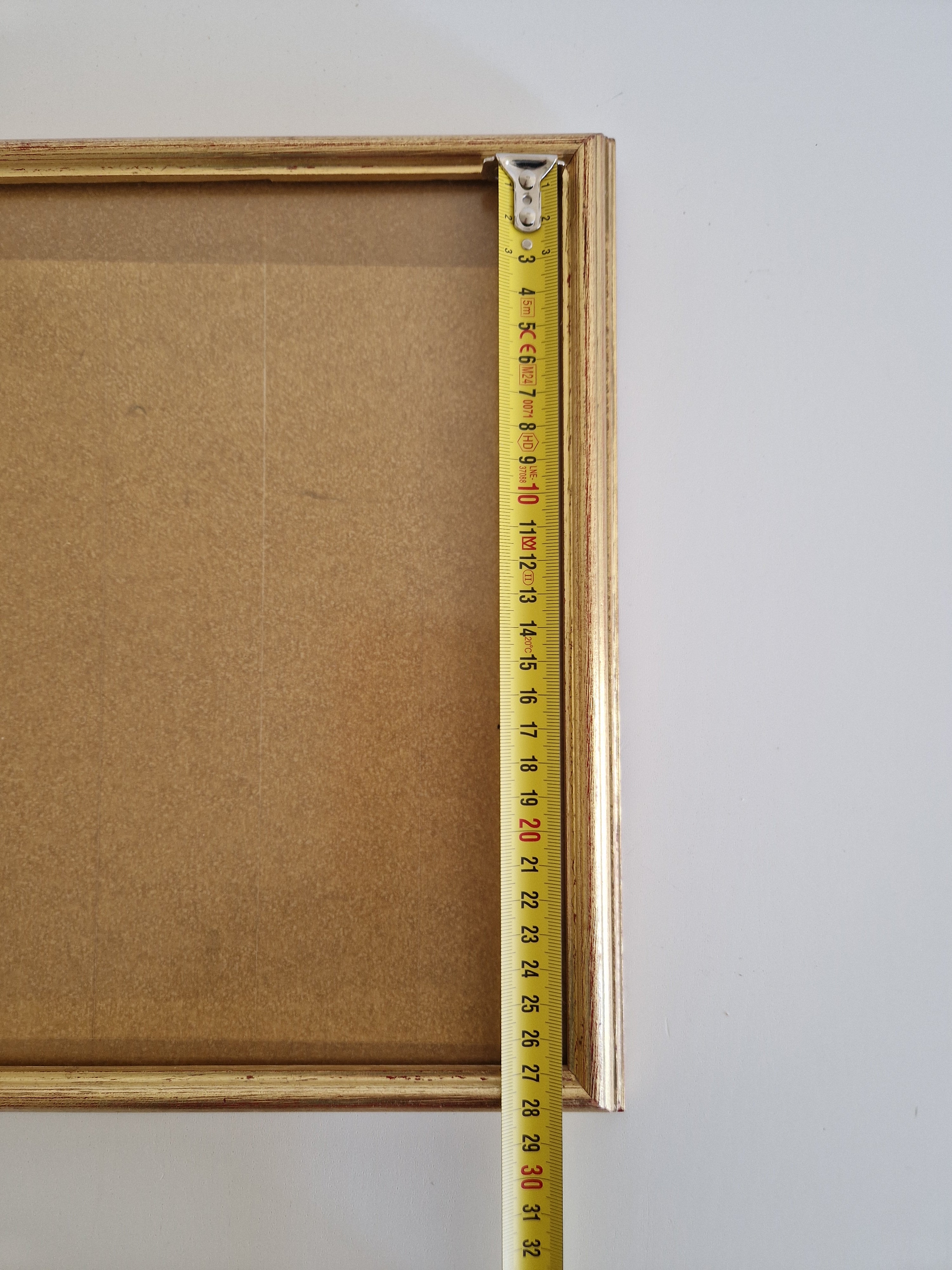 Vergoldeter Vintage-Bilderrahmen mit gestufter Rillenleiste – 30 × 33 cm, ohne Inhalt