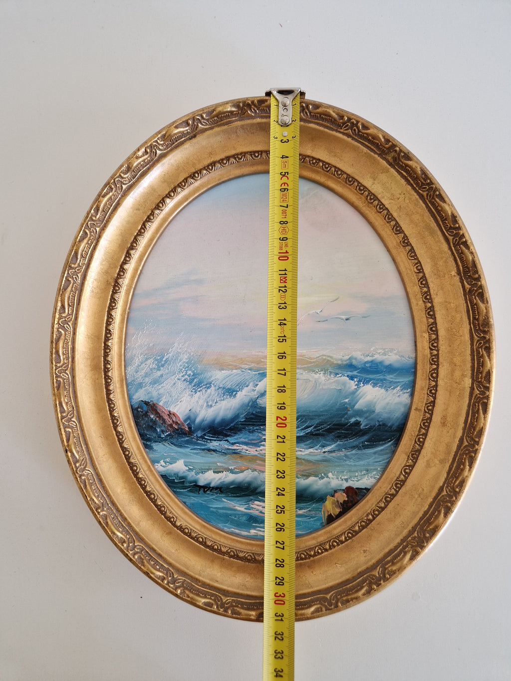 Antikes Ölgemälde – Stürmische Seelandschaft | Brechende Wellen & Möwen | Nach Aivazovsky | Ovaler vergoldeter Gesso-Rahmen | 27 × 34 cm