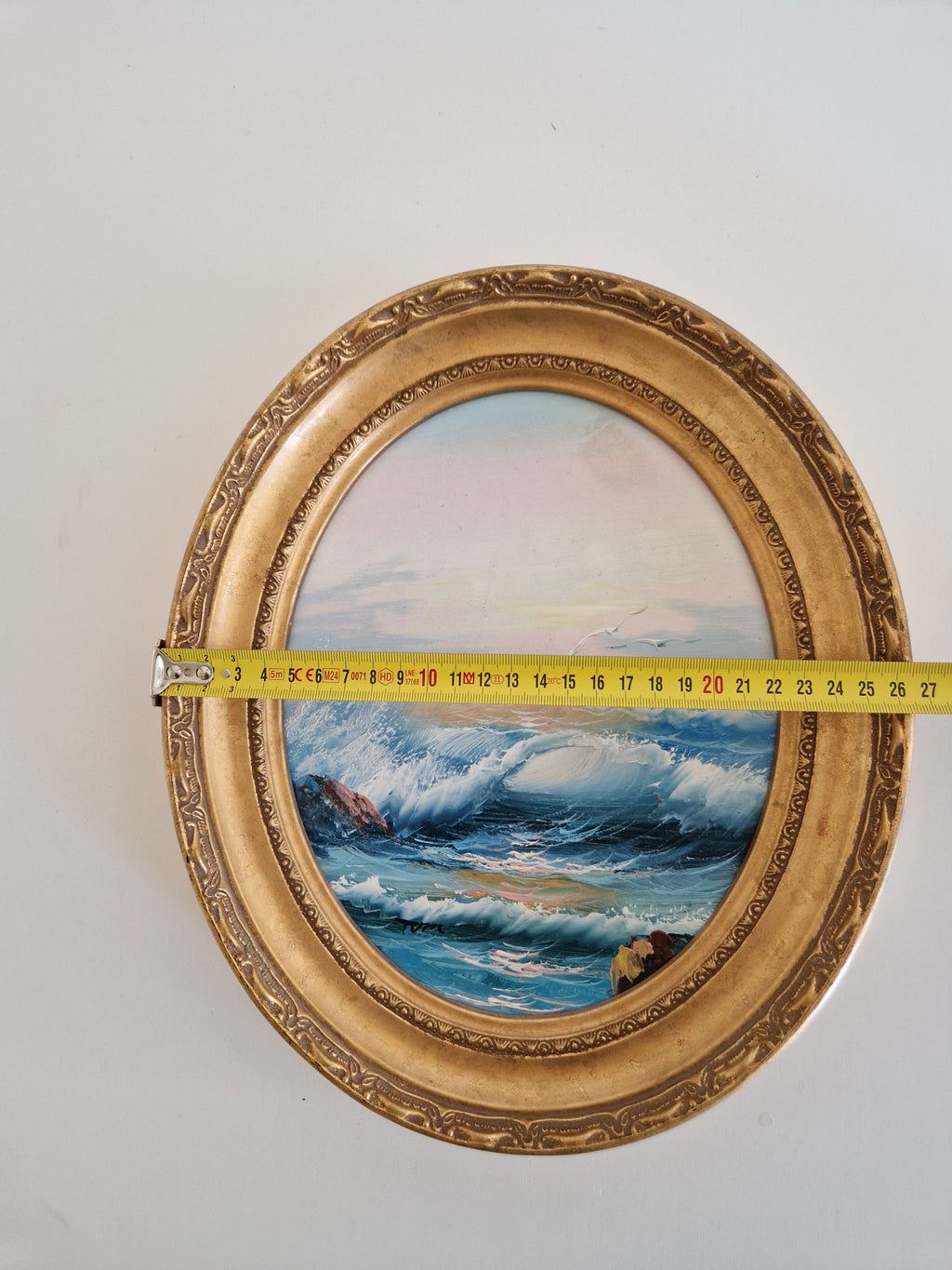 Antikes Ölgemälde – Stürmische Seelandschaft | Brechende Wellen & Möwen | Nach Aivazovsky | Ovaler vergoldeter Gesso-Rahmen | 27 × 34 cm