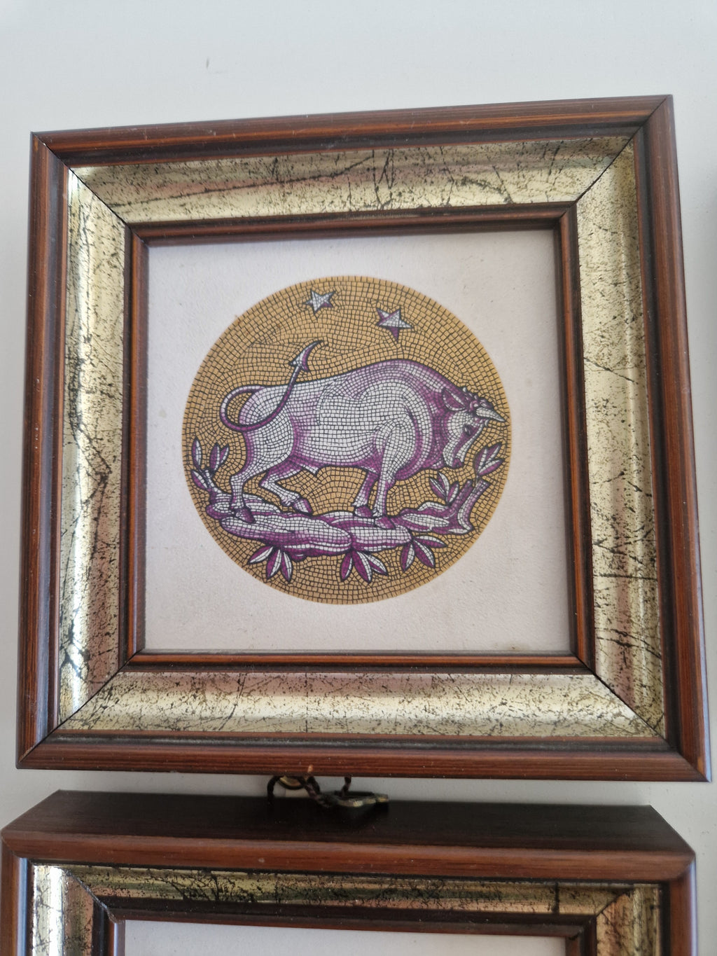 Carreau en céramique signe astrologique du Zodiaque | Fond poussière d'or pur à 97%+ | Céramique style design | Fiorano, Italie | Encadré | Choisissez votre signe
