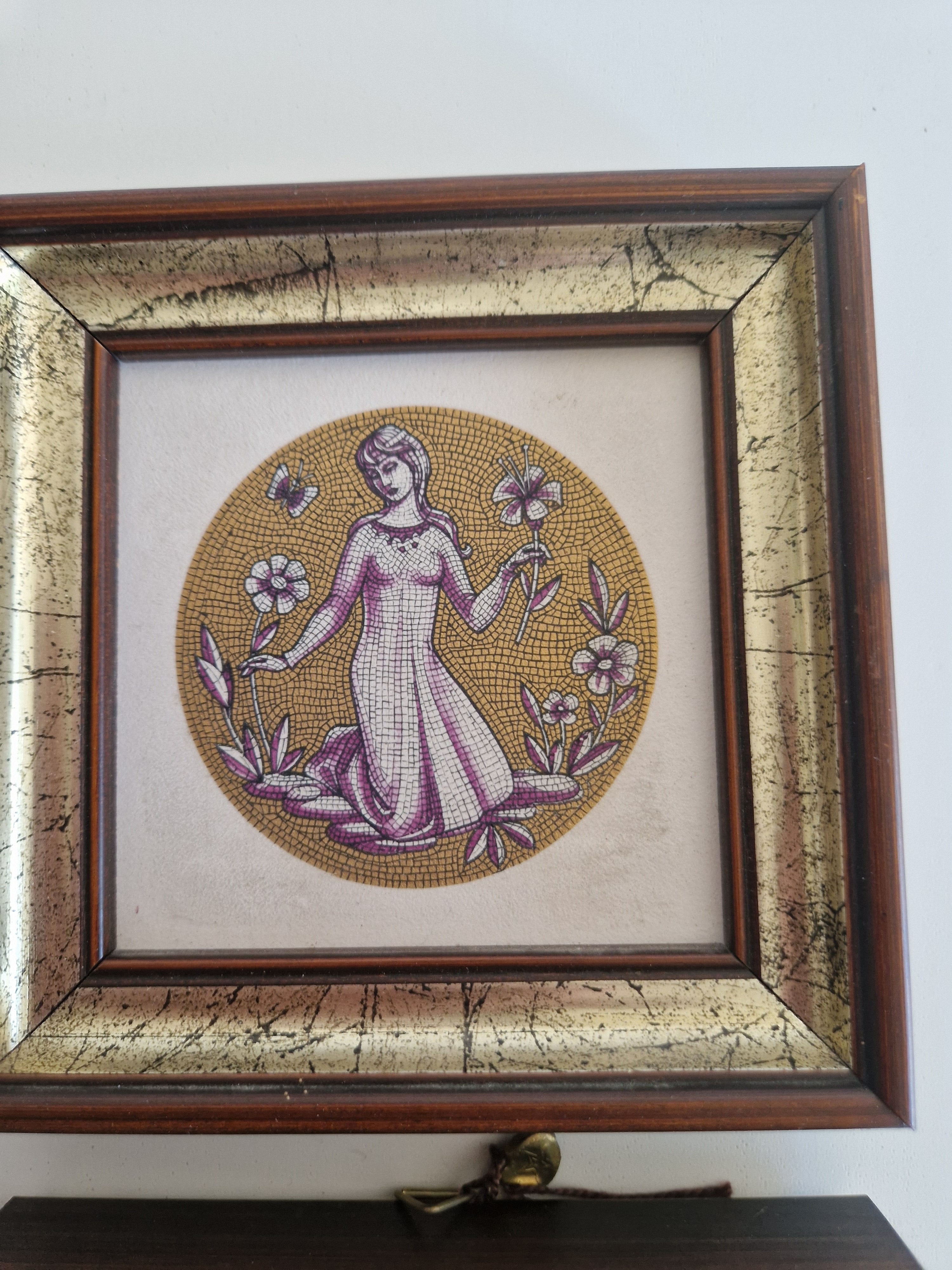 Tierkreiszeichen Astrologische Keramikfliese | 97 %+ reiner Goldstaub-Hintergrund | Designer-Stil Keramik | Fiorano, Italien | Gerahmt | Wählen Sie Ihr Zeichen