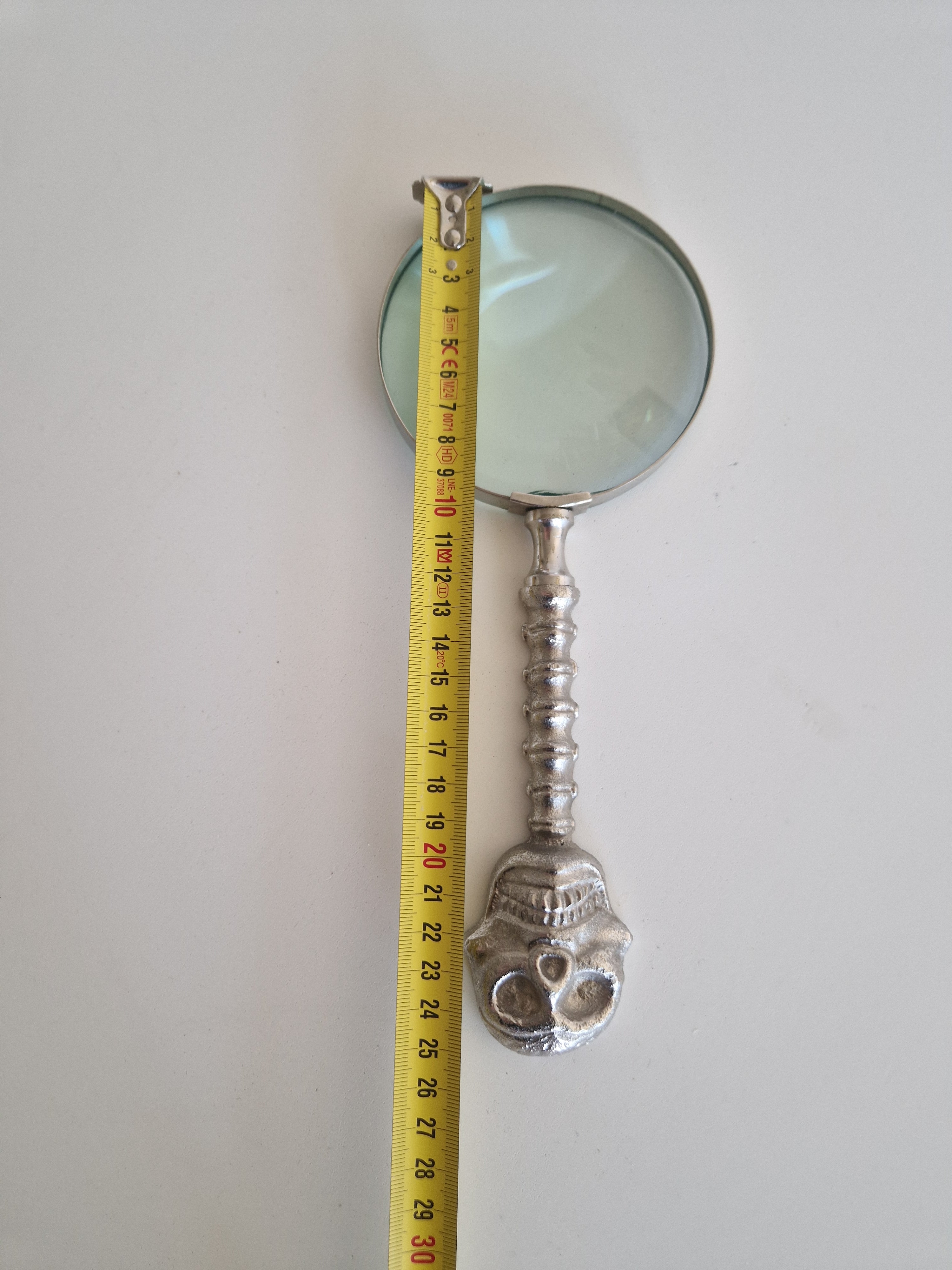 Vintage Magnifying Glass with Silver Skull Handle – Gothic Cabinet Curiosity, 27 cm