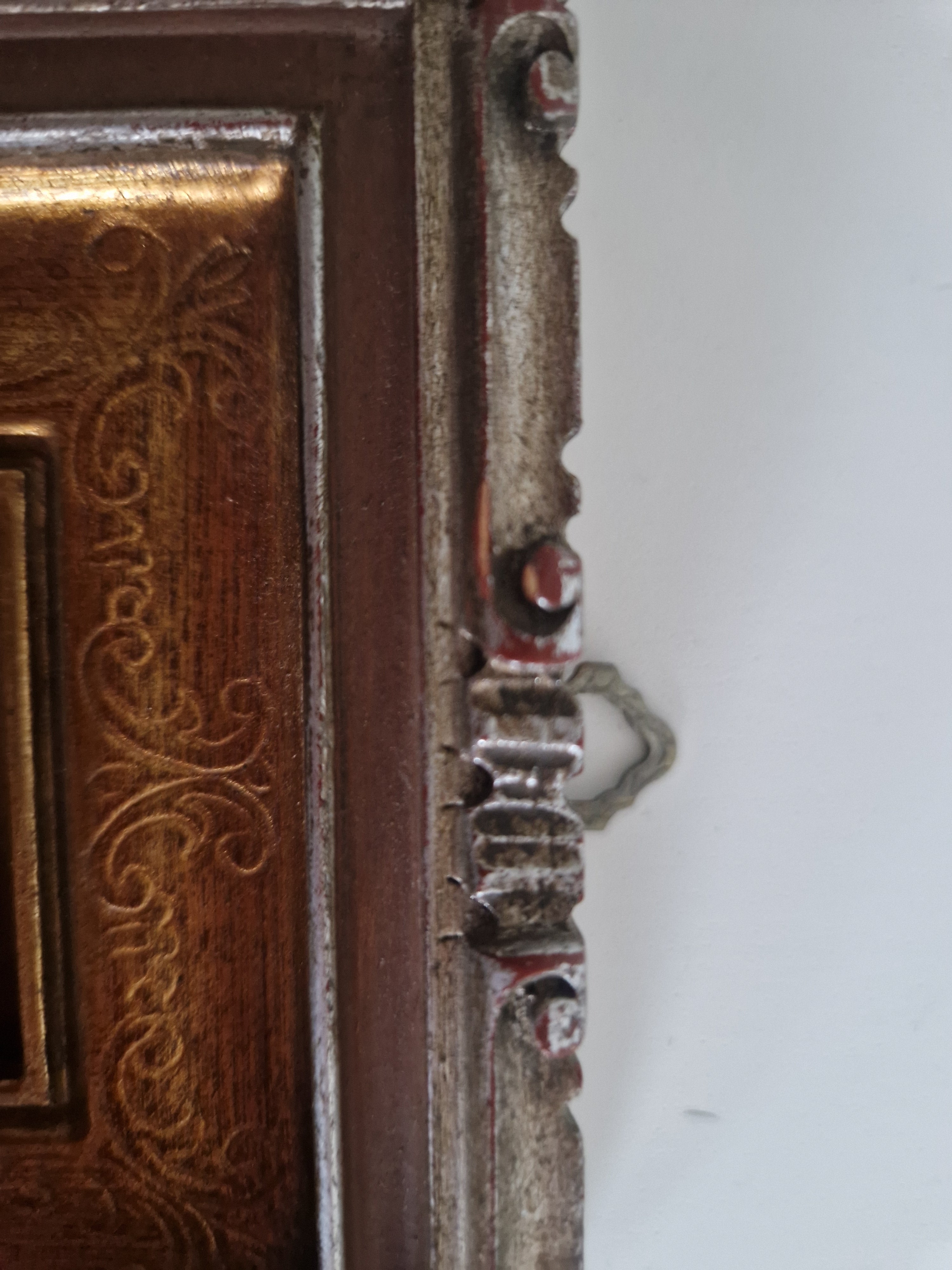 Paar antiker Miniatur-Ölgemälde mit Blumenmotiven in verzierten Goldrahmen