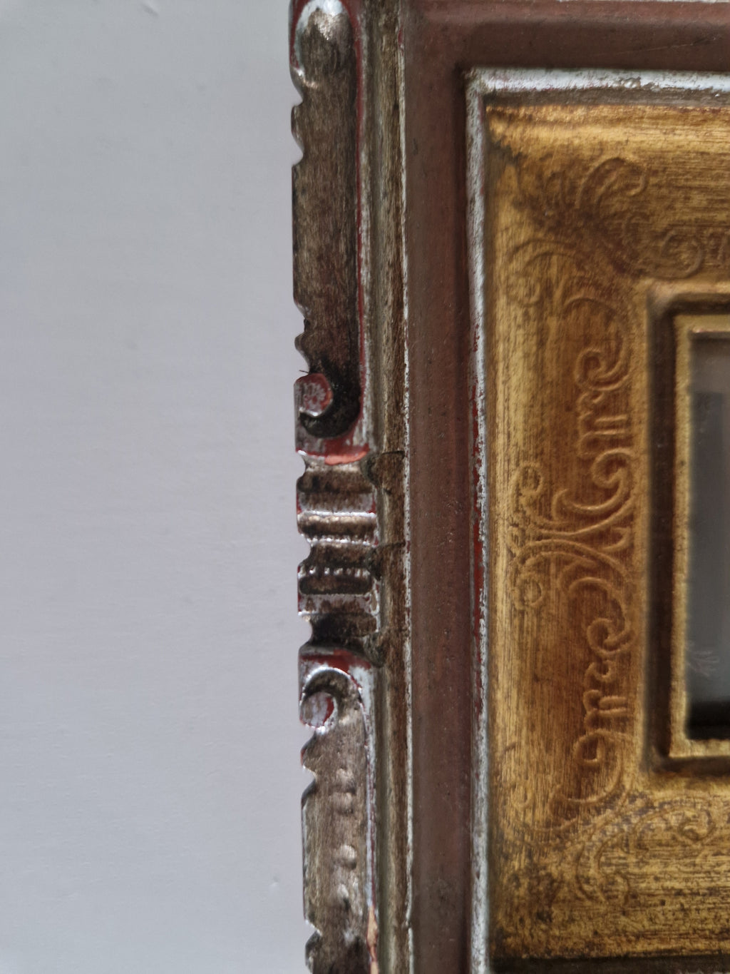 Paar antiker Miniatur-Ölgemälde mit Blumenmotiven in verzierten Goldrahmen
