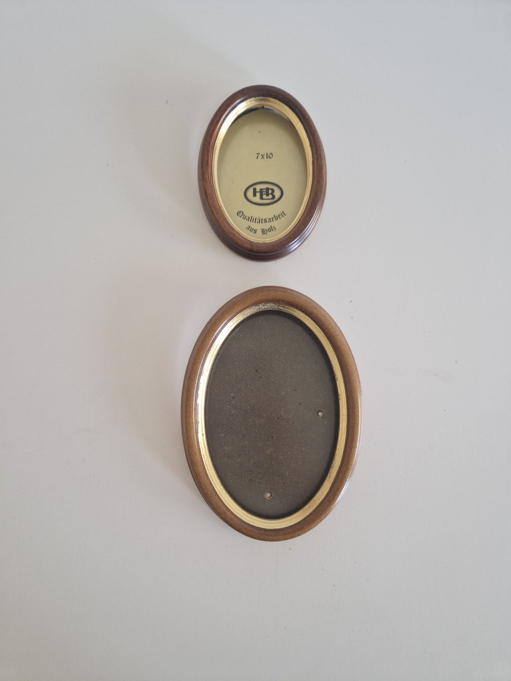 Set of Two Vintage Oval Wooden Frames – HEB Qualitätsarbeit aus Holz