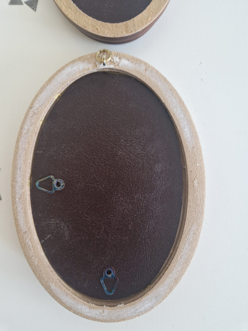Set of Two Vintage Oval Wooden Frames – HEB Qualitätsarbeit aus Holz
