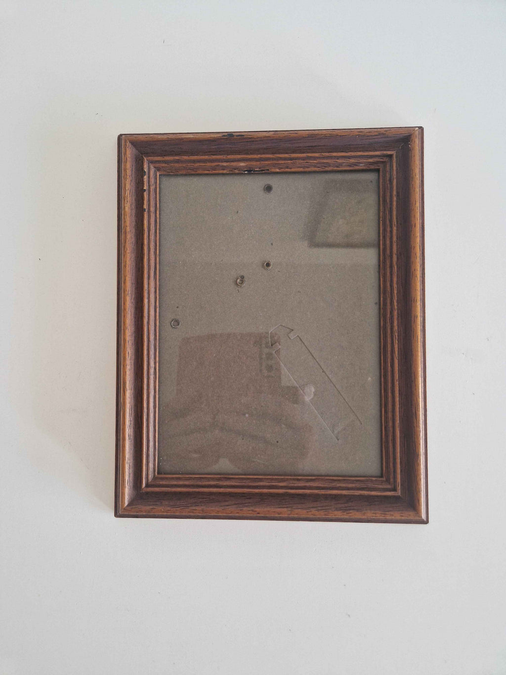 Elegant Vintage Wooden Picture Frame – Classic Walnut Wall Hanging & Desk Display