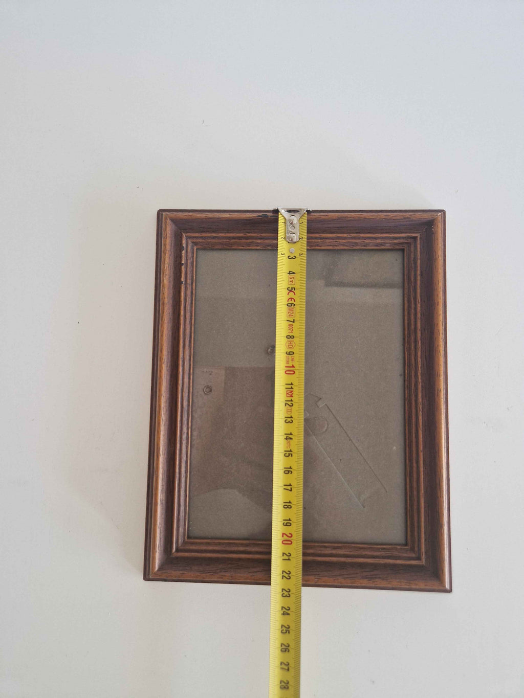 Elegant Vintage Wooden Picture Frame – Classic Walnut Wall Hanging & Desk Display