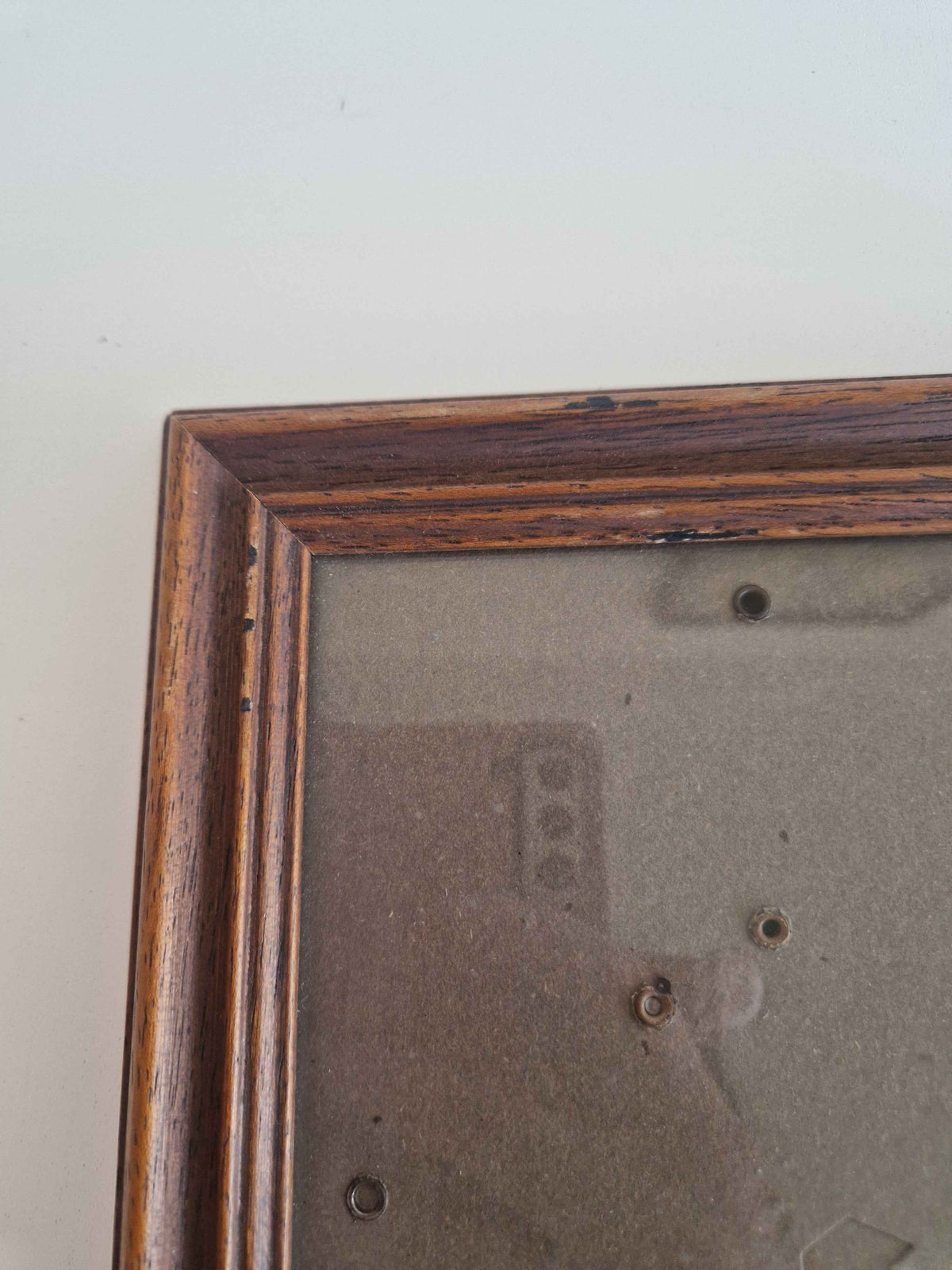 Elegant Vintage Wooden Picture Frame – Classic Walnut Wall Hanging & Desk Display