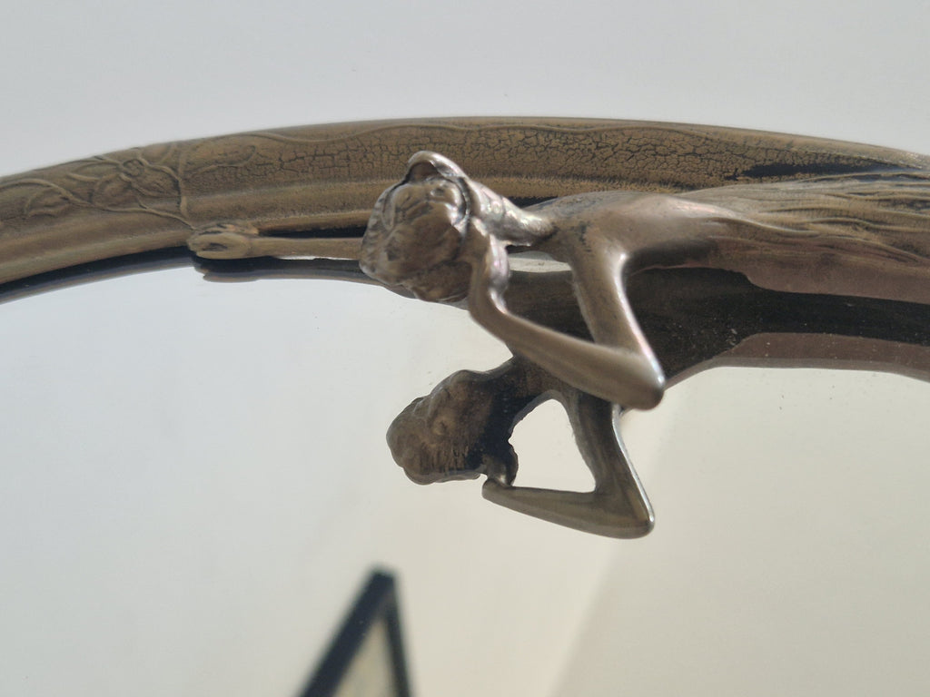 Miroir ovale Art nouveau avec figurine féminine sculptée — Patine bronze argenté
