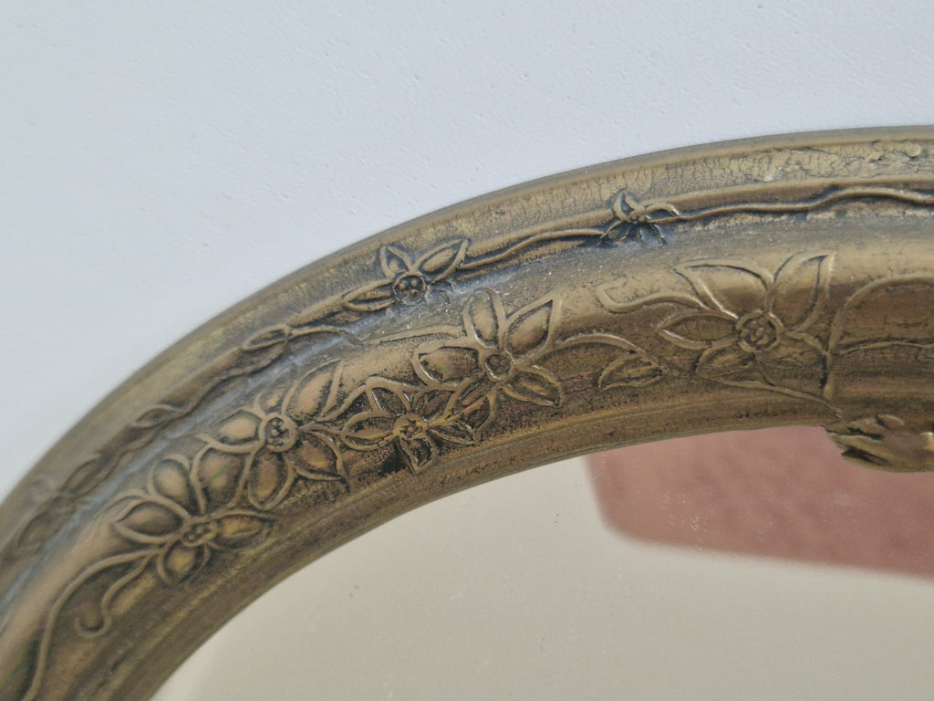 Miroir ovale Art nouveau avec figurine féminine sculptée — Patine bronze argenté