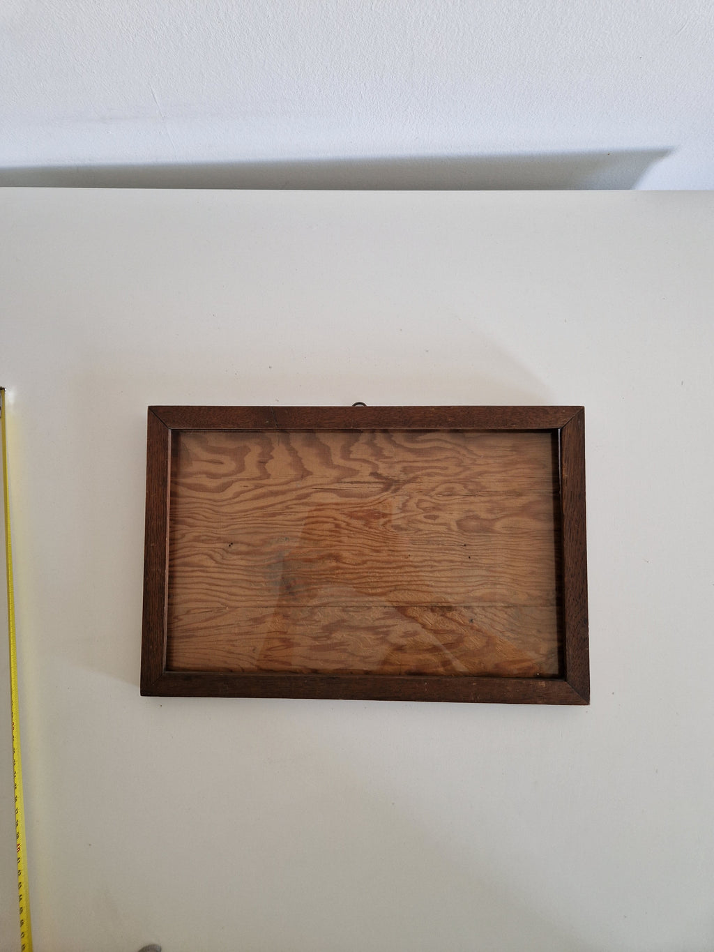 Antiker handgefertigter Holzbilderrahmen mit Glas – Massivholz, Nussbaumfarben