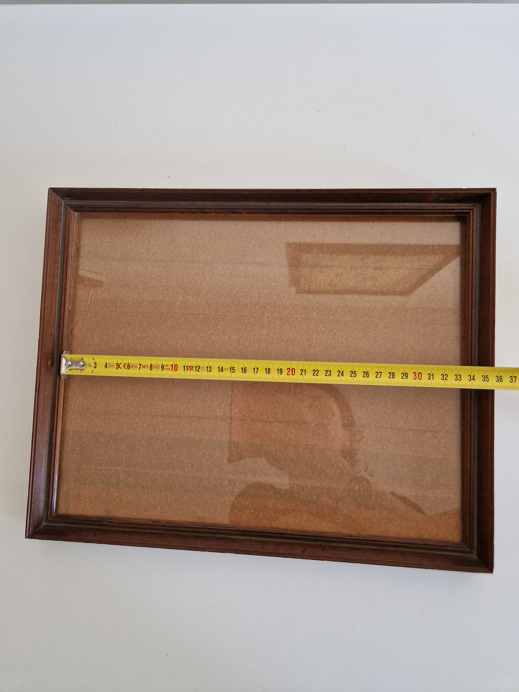 Antiker handgefertigter Holzbilderrahmen mit Glas – Massivholz, Nussbaumfarben