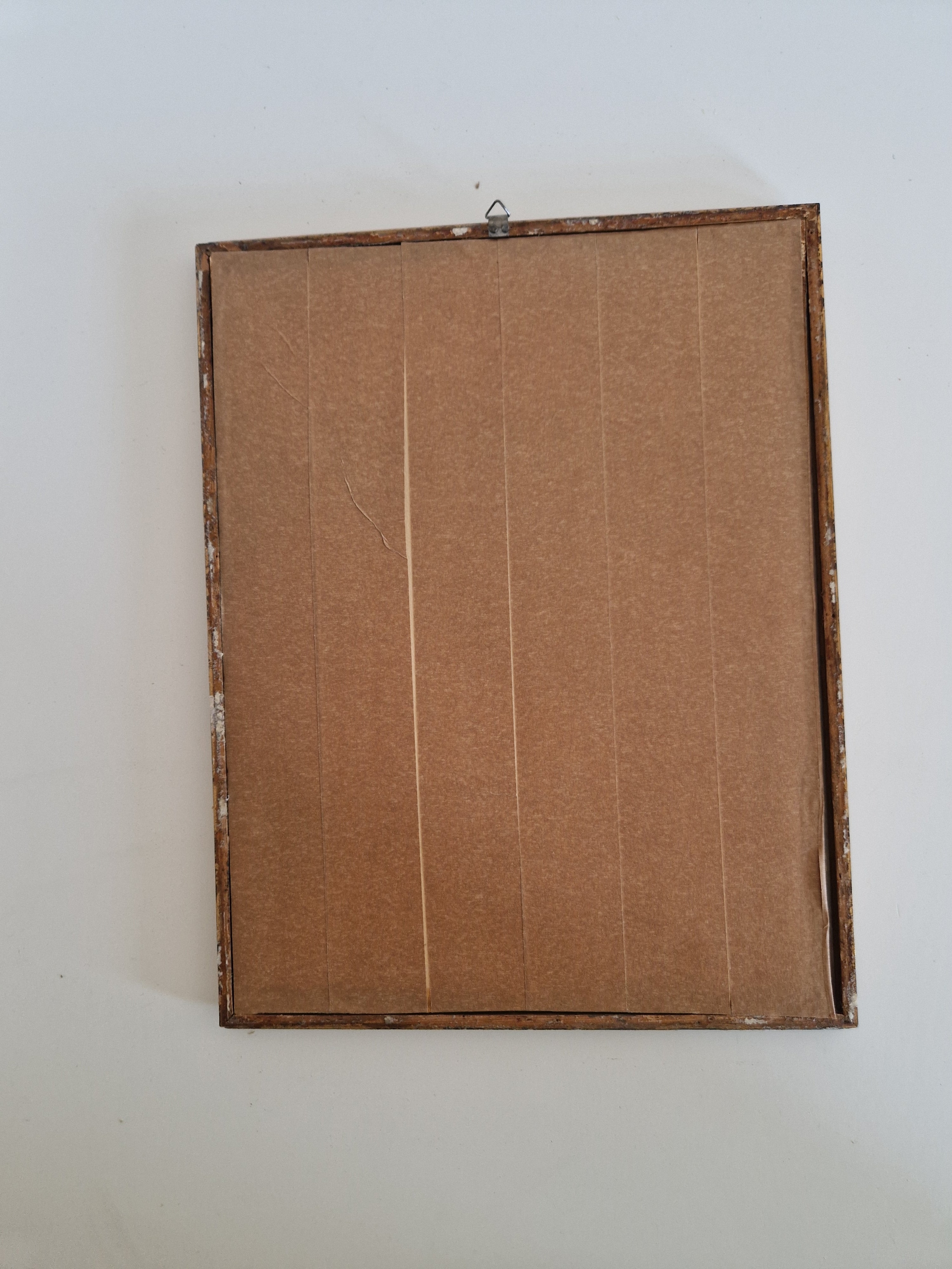 Cadre photo orné gaufré vintage avec verre – Bronze doré, 30×38 cm