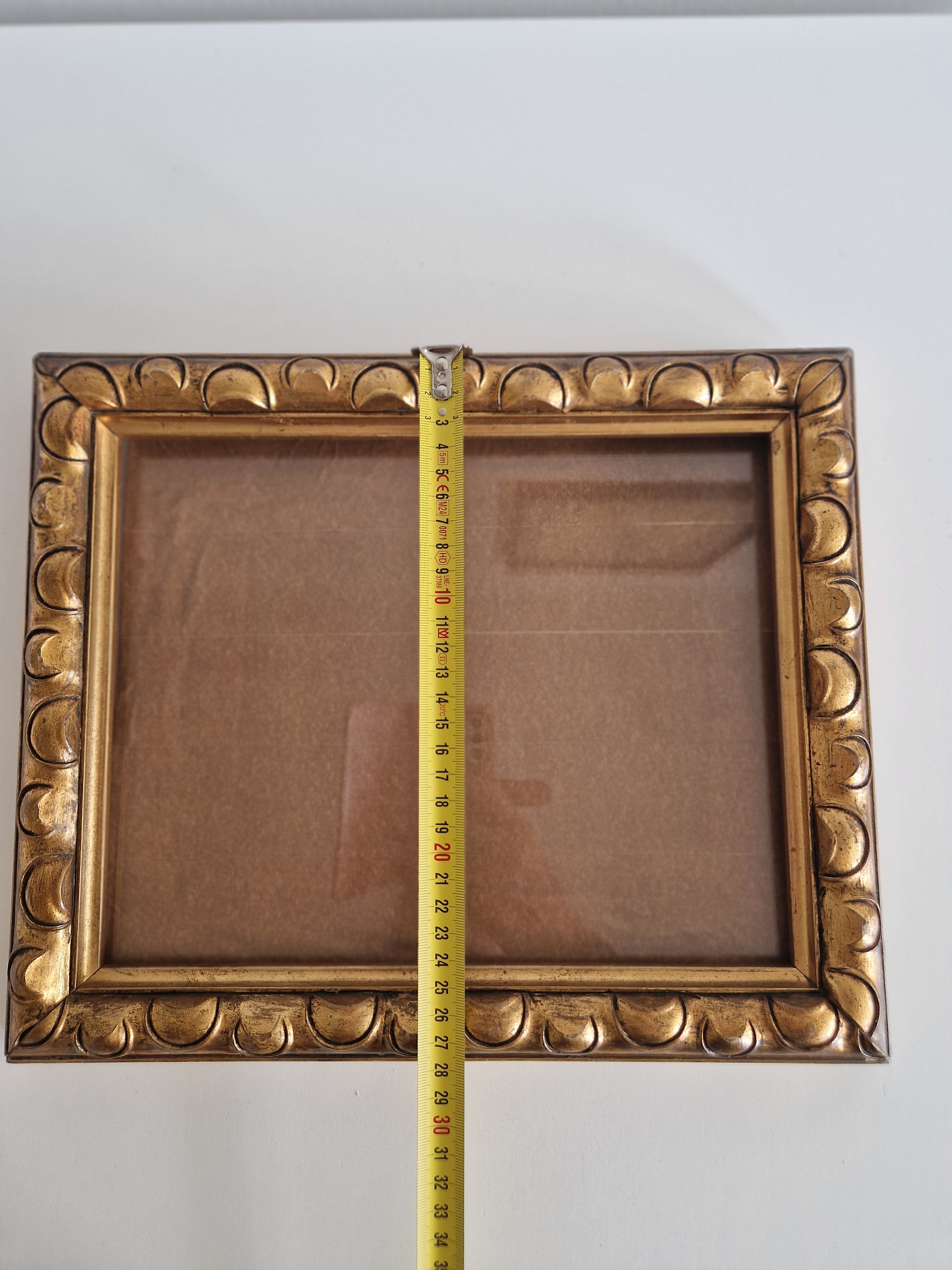 Cadre photo vintage en bois doré orné | Moulure à vagues festonnée | Ouverture 22×17cm | Verre inclus | Prêt à accrocher