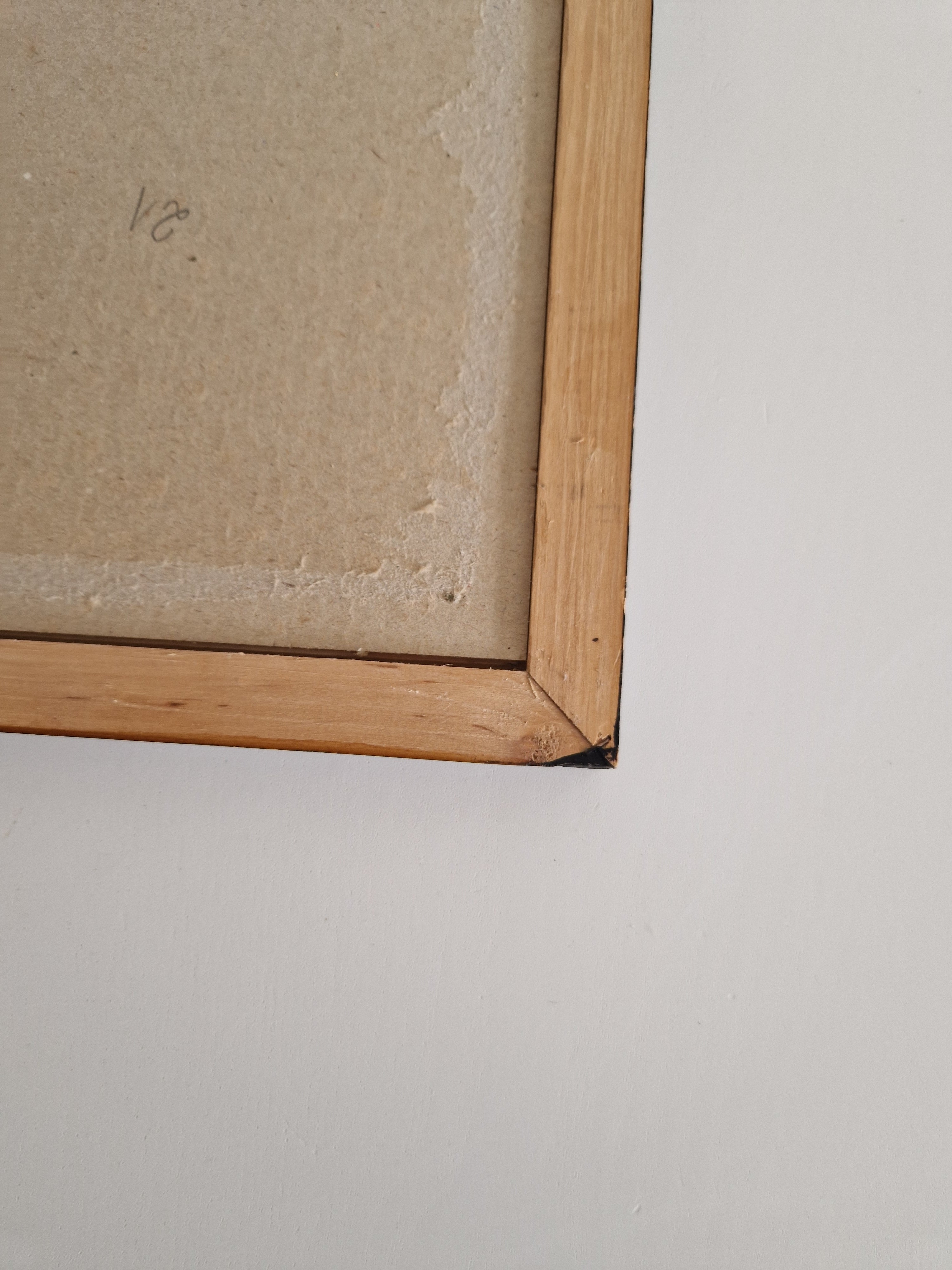 Cadre photo vintage en bois | Placage de noyer madré foncé et filet doré | Ouverture 20 × 30 cm | Verre inclus