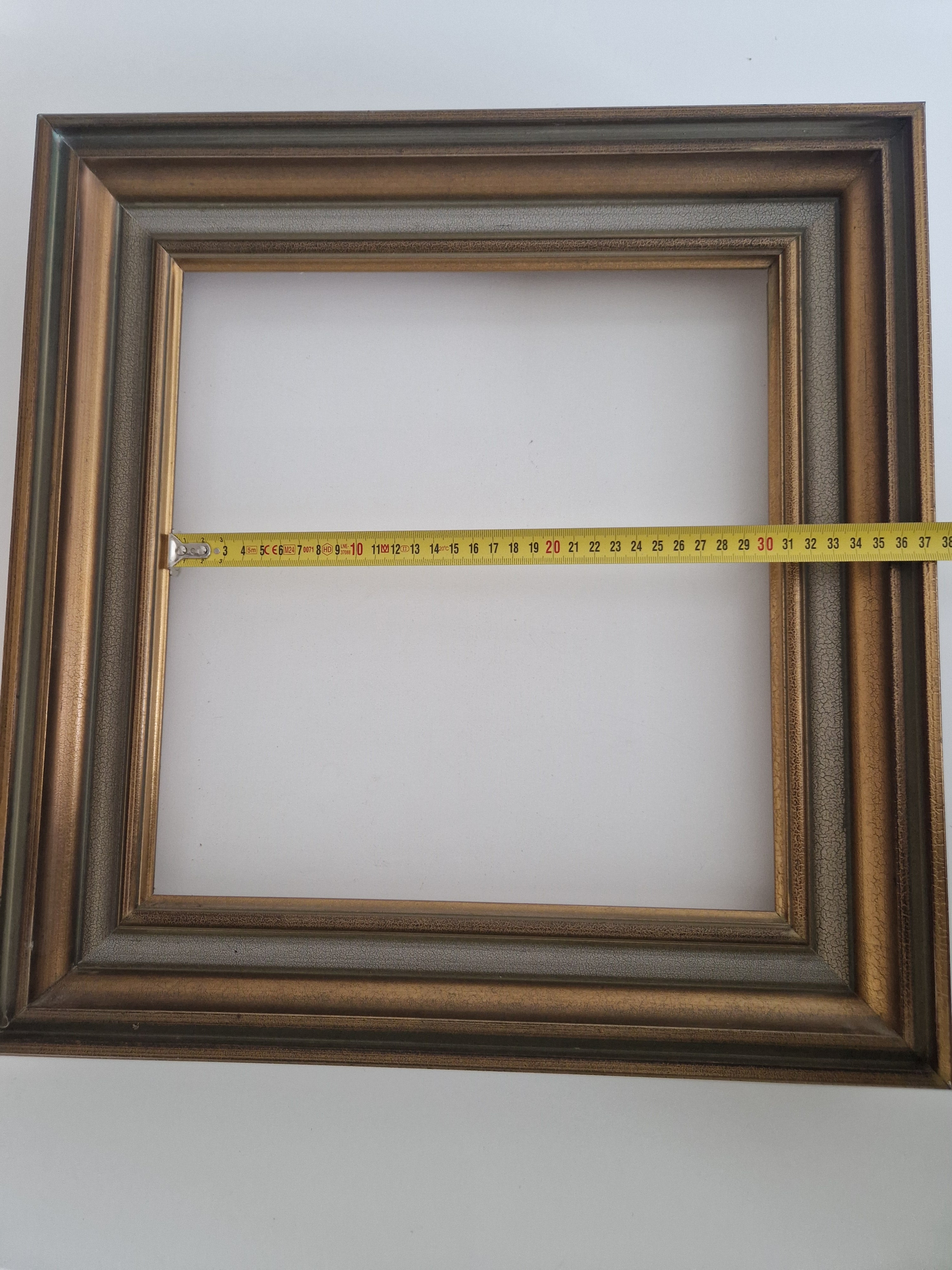 Vintage Antiker Gold-Stufenbilderrahmen | 30×30cm Öffnung | Galerie-Stil | Ohne Glas