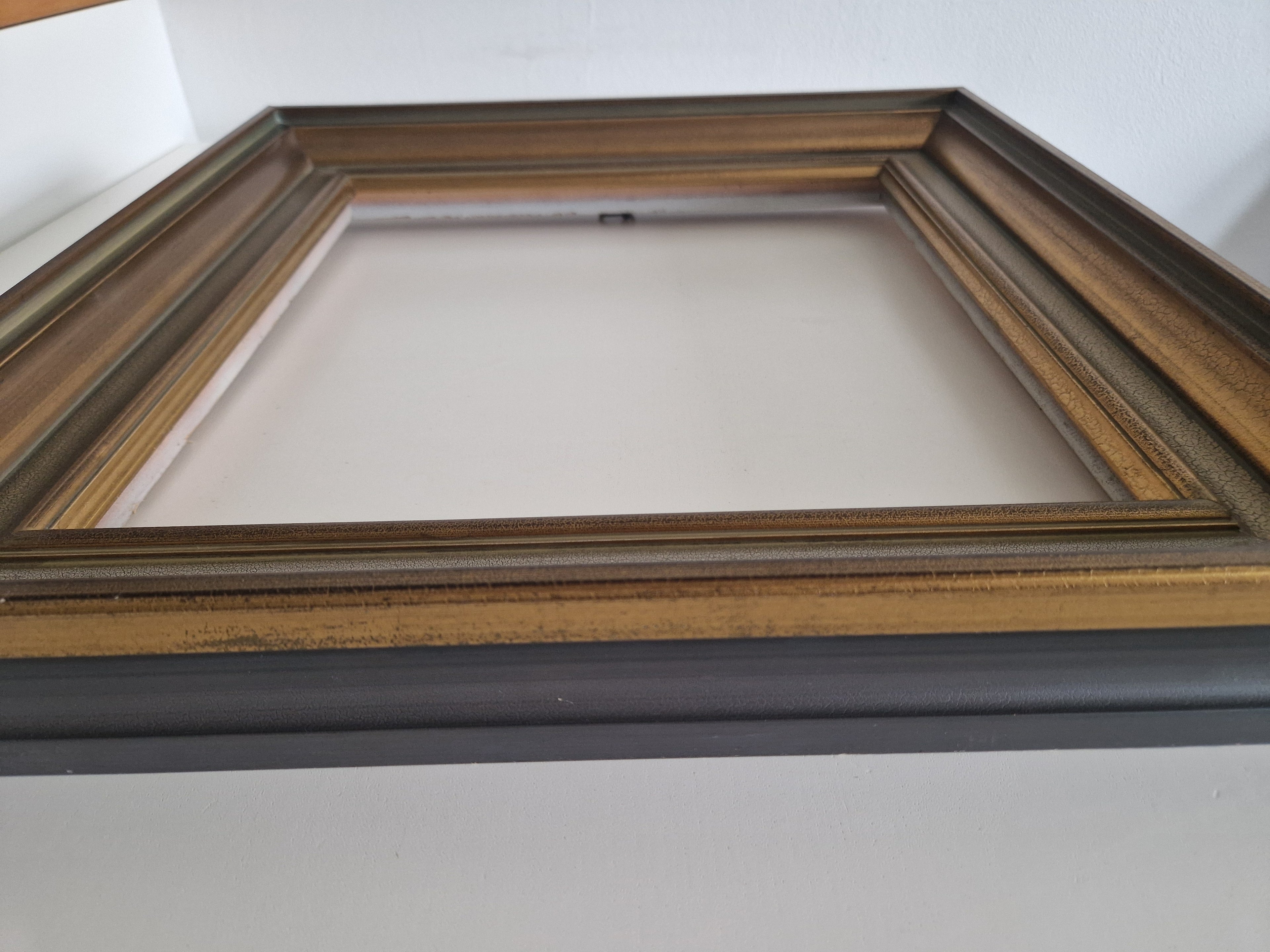 Vintage Antiker Gold-Stufenbilderrahmen | 30×30cm Öffnung | Galerie-Stil | Ohne Glas