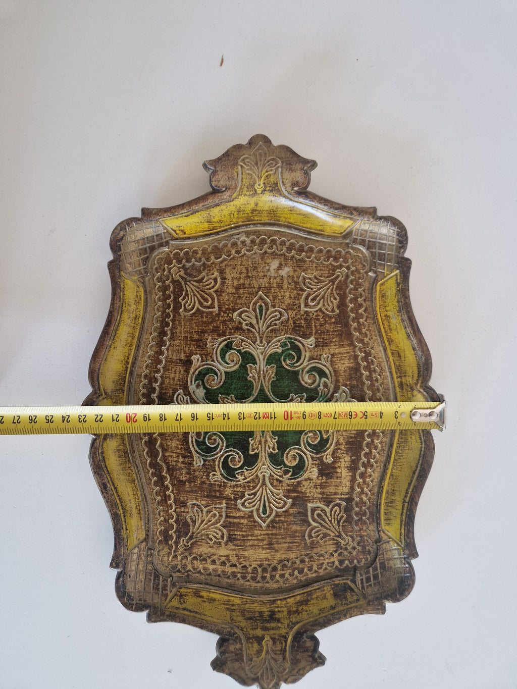 Plateau florentin en bois doré – Plaque bouclier baroque | Or et vert émeraude | Fabriqué en Italie | 26 × 35 cm