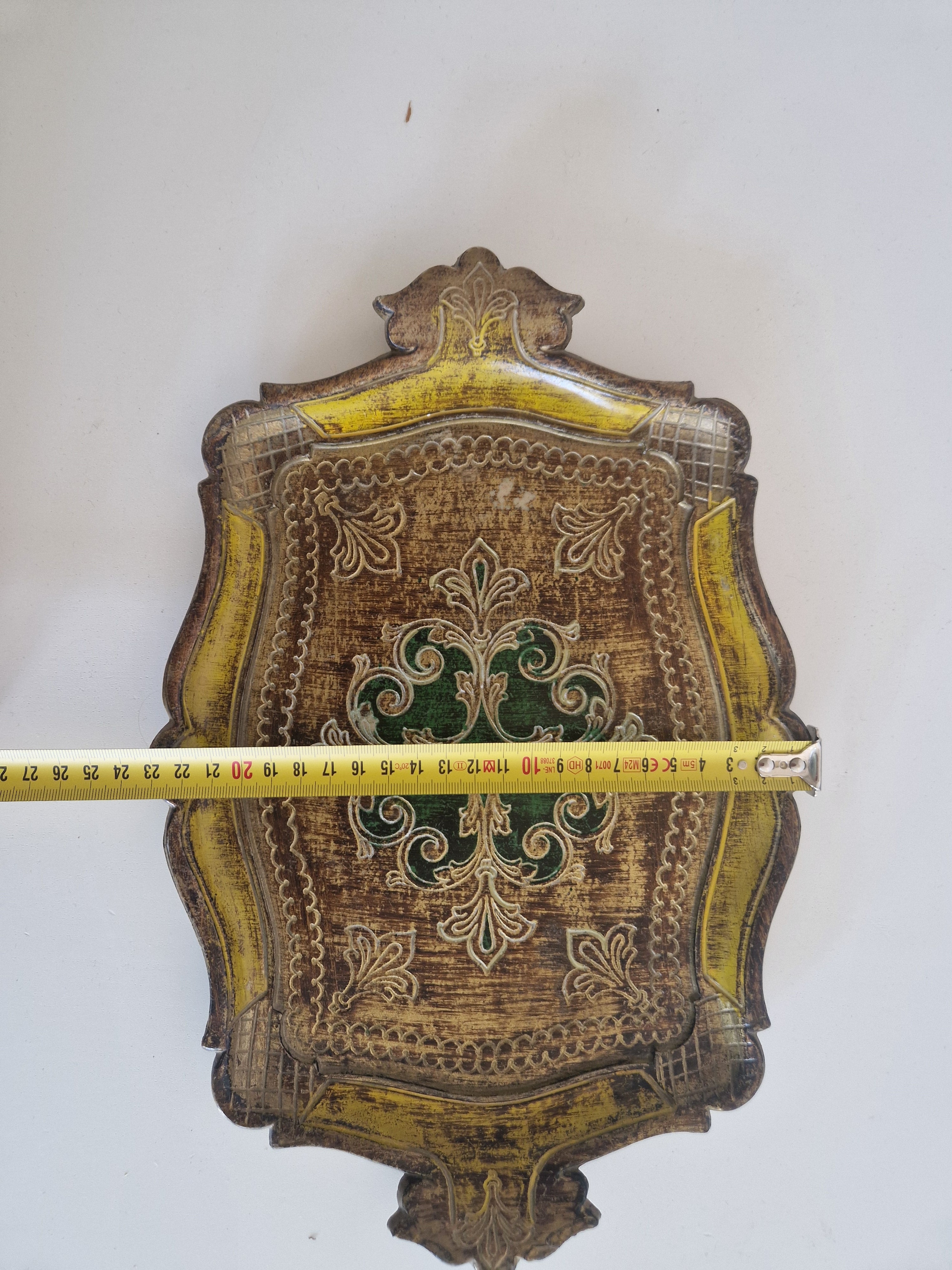 Plateau florentin en bois doré – Plaque bouclier baroque | Or et vert émeraude | Fabriqué en Italie | 26 × 35 cm