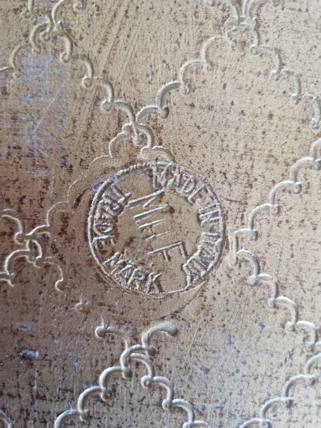 Plateau florentin en bois doré – Plaque bouclier baroque | Or et vert émeraude | Fabriqué en Italie | 26 × 35 cm