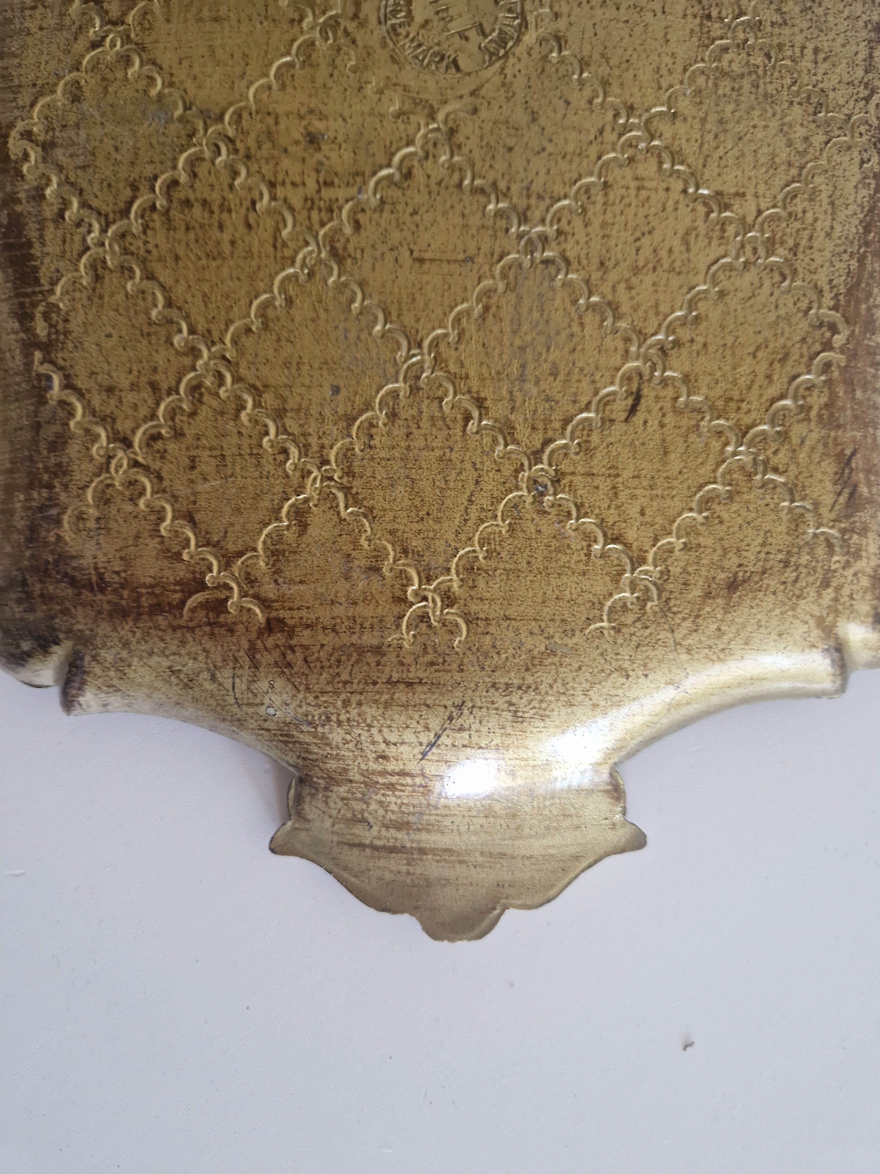 Plateau florentin en bois doré – Plaque bouclier baroque | Or et vert émeraude | Fabriqué en Italie | 26 × 35 cm