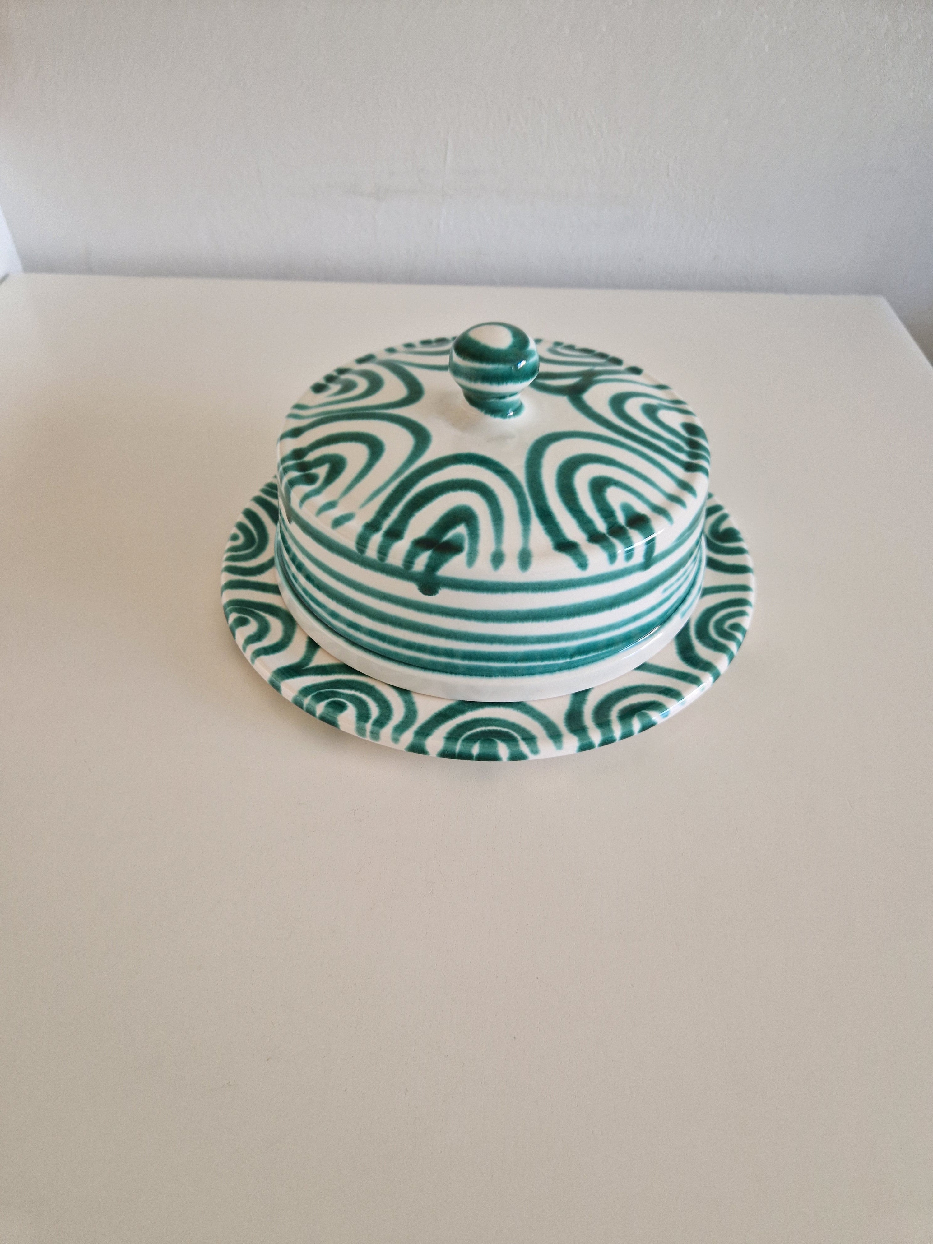 Gmundner Keramik Austria — Butter Dish / Cheese Dome with Plate | Grün Geflammt | Hand-Painted | 28 cm