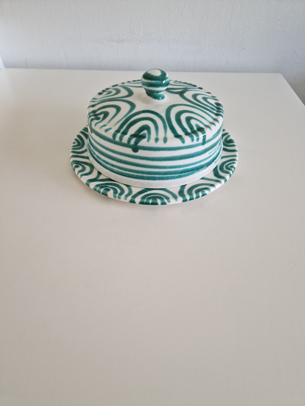 Gmundner Keramik Autriche — Beurre ou Cloche à Fromage avec Plat | Grün Geflammt | Peint à la main | 28 cm