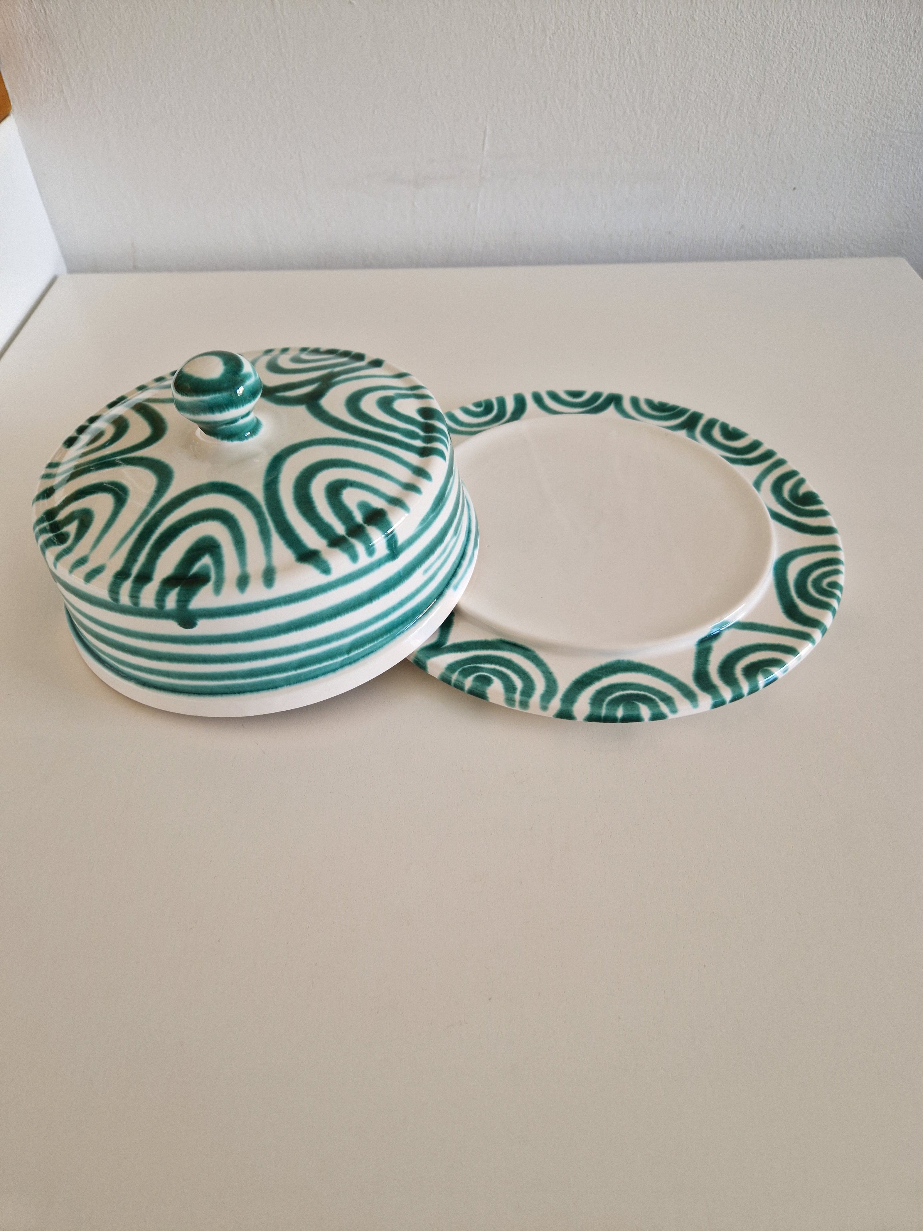 Gmundner Keramik Austria — Butter Dish / Cheese Dome with Plate | Grün Geflammt | Hand-Painted | 28 cm