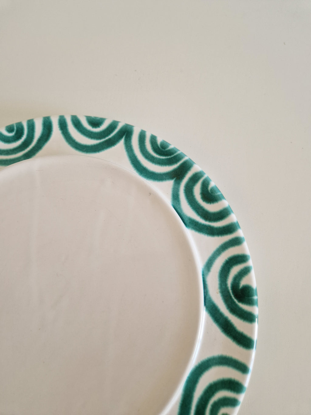 Gmundner Keramik Autriche — Beurre ou Cloche à Fromage avec Plat | Grün Geflammt | Peint à la main | 28 cm