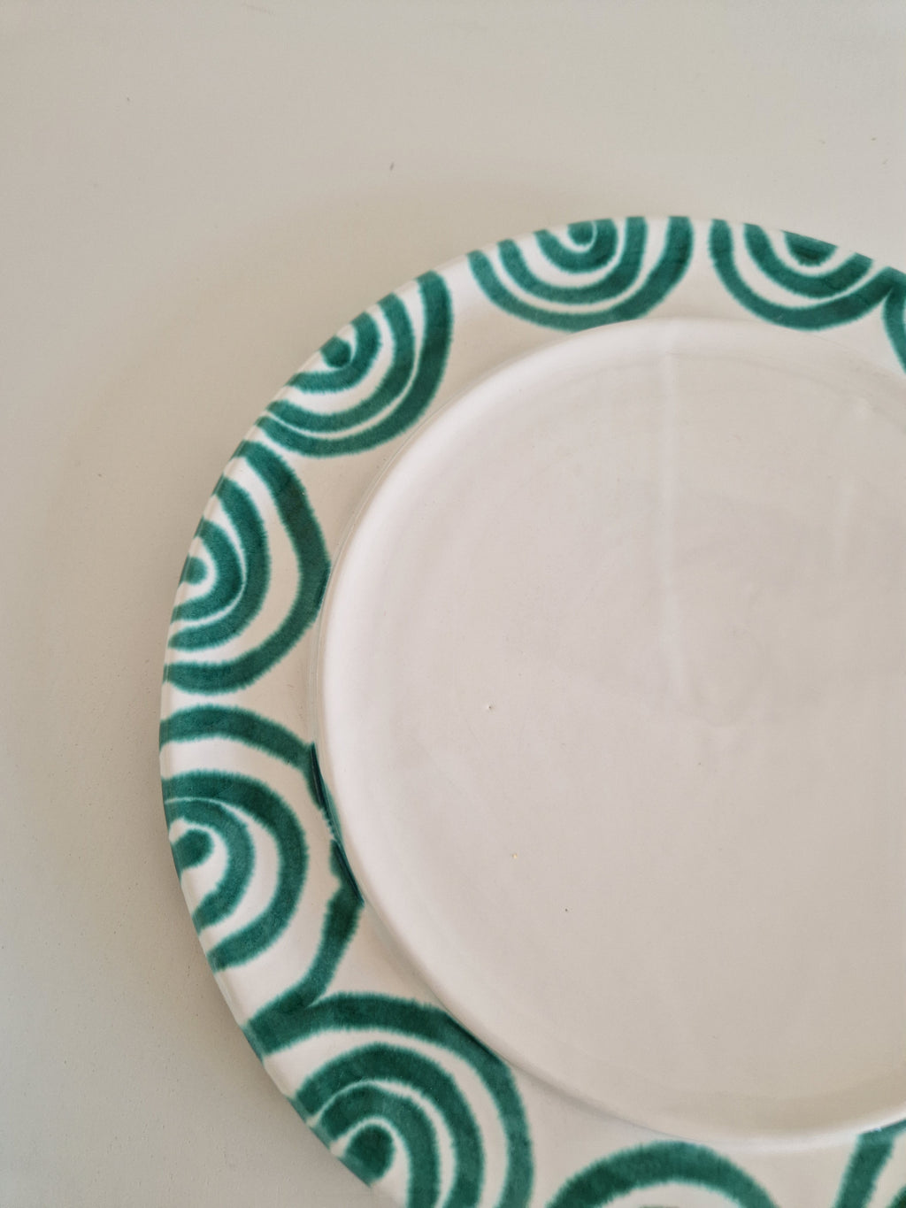 Gmundner Keramik Autriche — Beurre ou Cloche à Fromage avec Plat | Grün Geflammt | Peint à la main | 28 cm