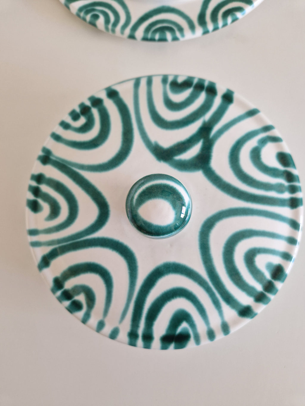 Gmundner Keramik Autriche — Beurre ou Cloche à Fromage avec Plat | Grün Geflammt | Peint à la main | 28 cm