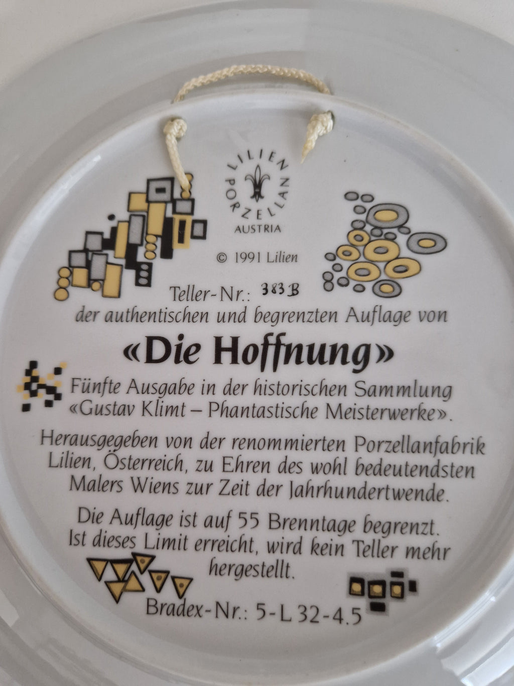 Backstamp of Lilien Porzellan Die Hoffnung plate showing edition details, Plate No. 383B, 1991