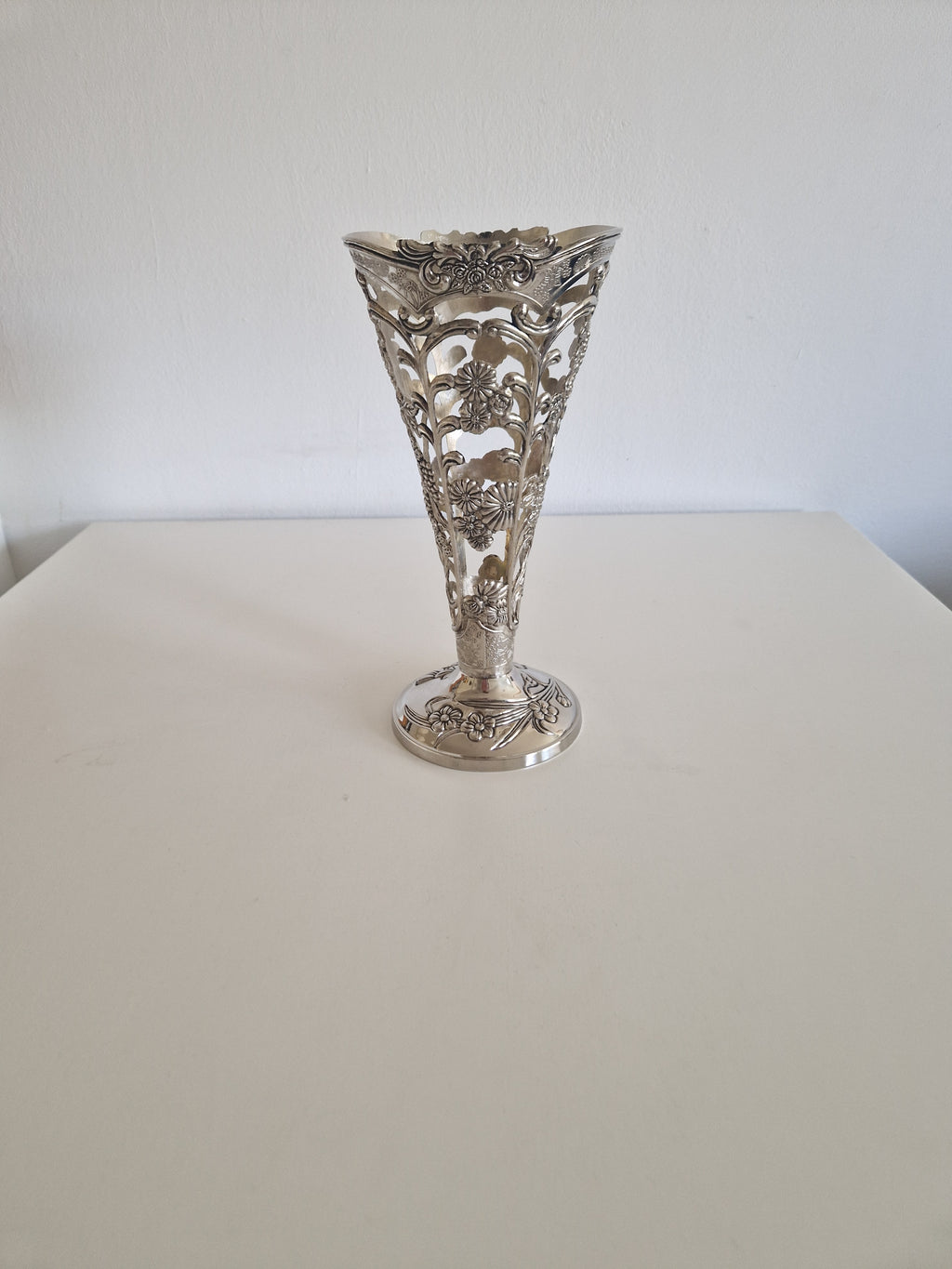Vintage Silver-Plated Reticulated Vase – Pierced Floral Trumpet, approx. 25 cm