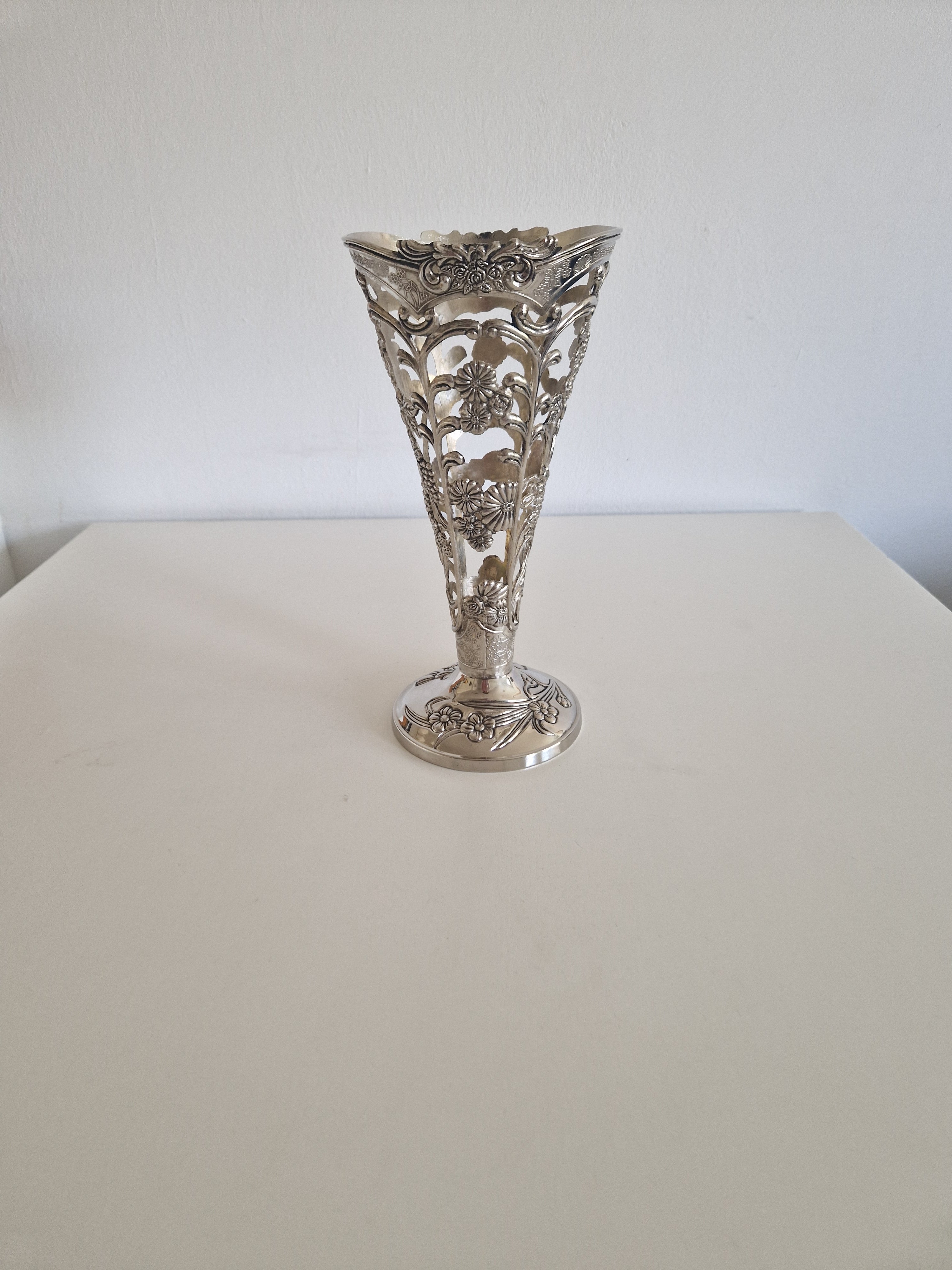 Vintage Silver-Plated Reticulated Vase – Pierced Floral Trumpet, approx. 25 cm