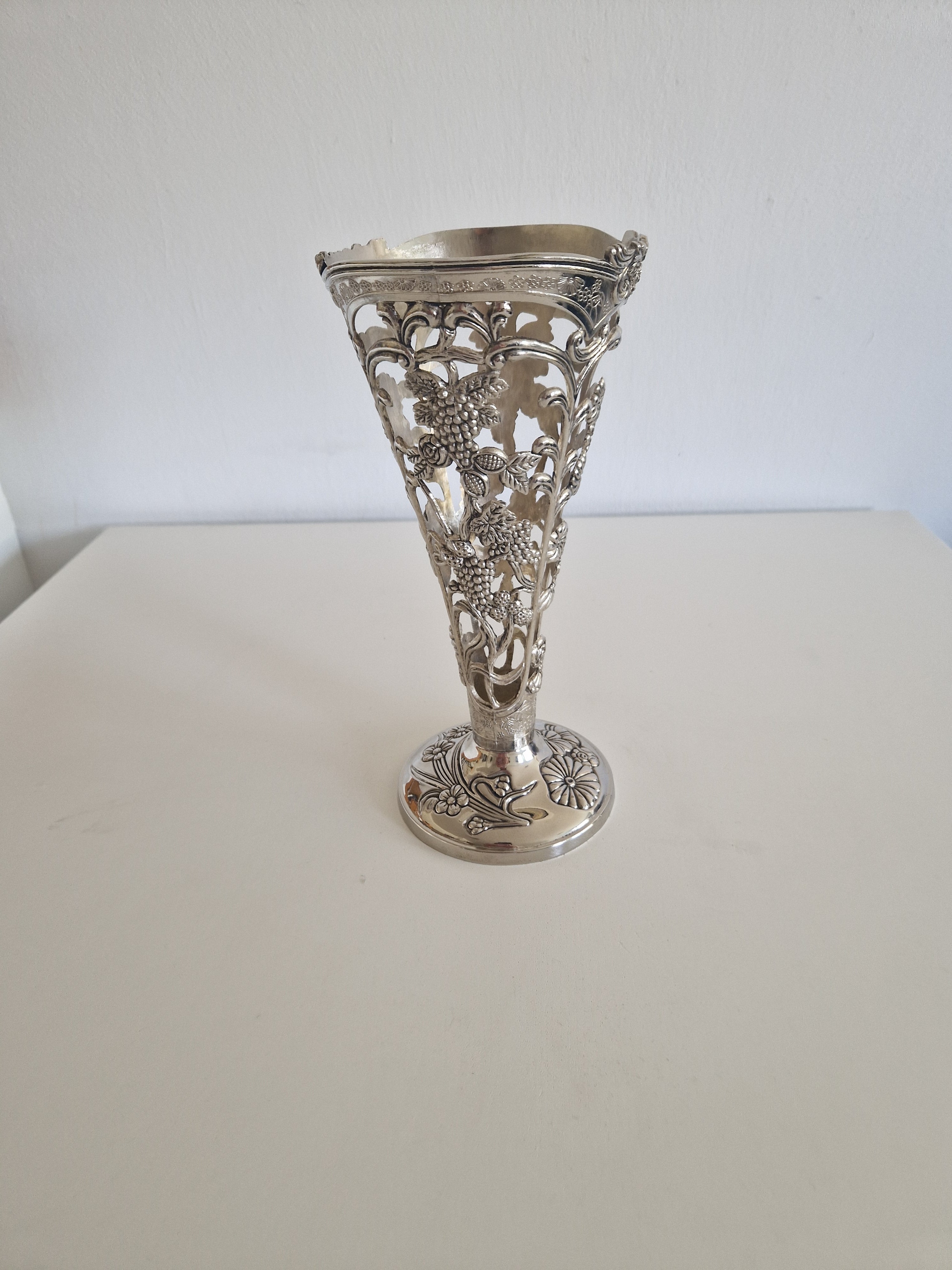 Vintage Silver-Plated Reticulated Vase – Pierced Floral Trumpet, approx. 25 cm