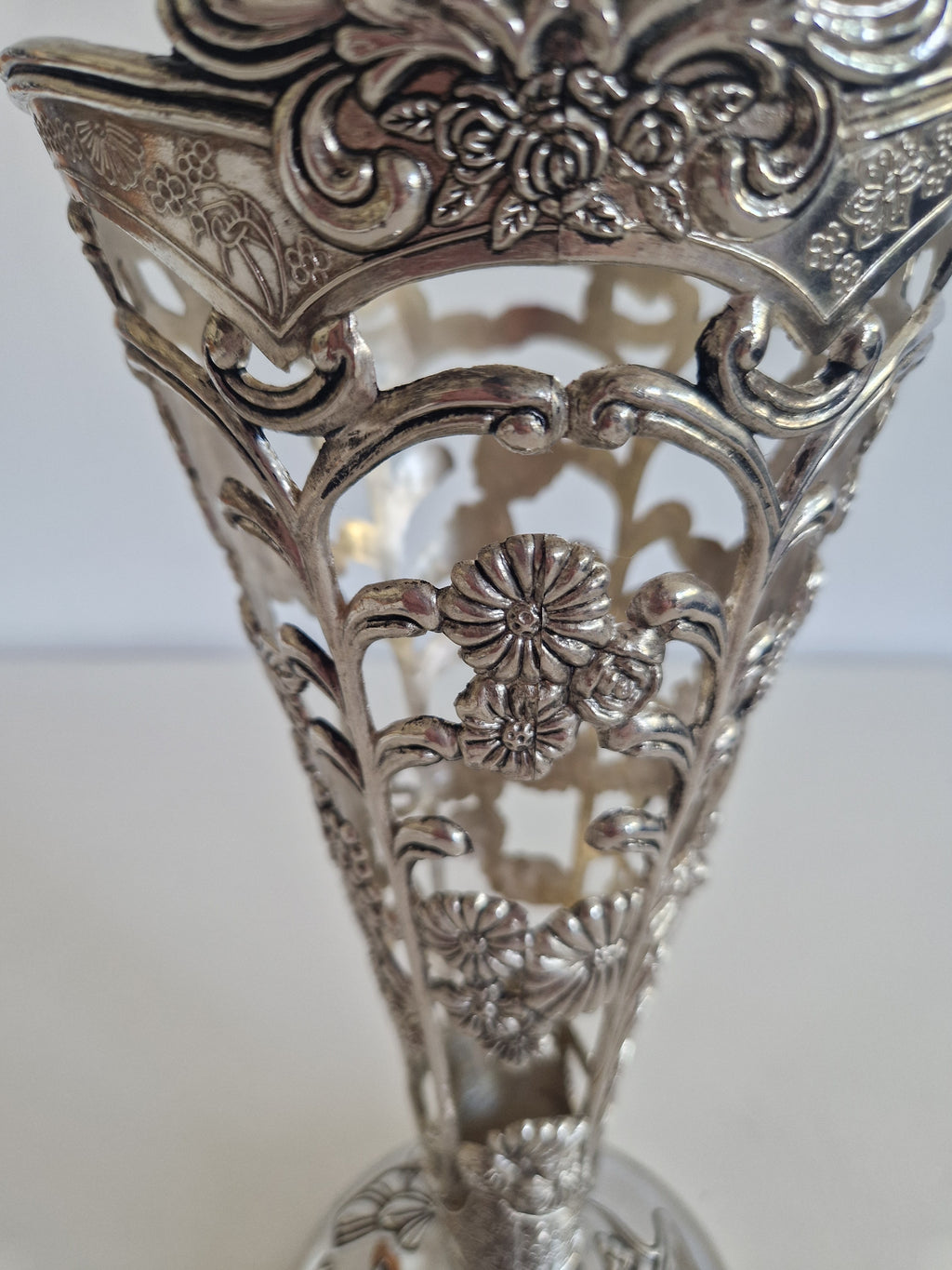 Vintage Silver-Plated Reticulated Vase – Pierced Floral Trumpet, approx. 25 cm