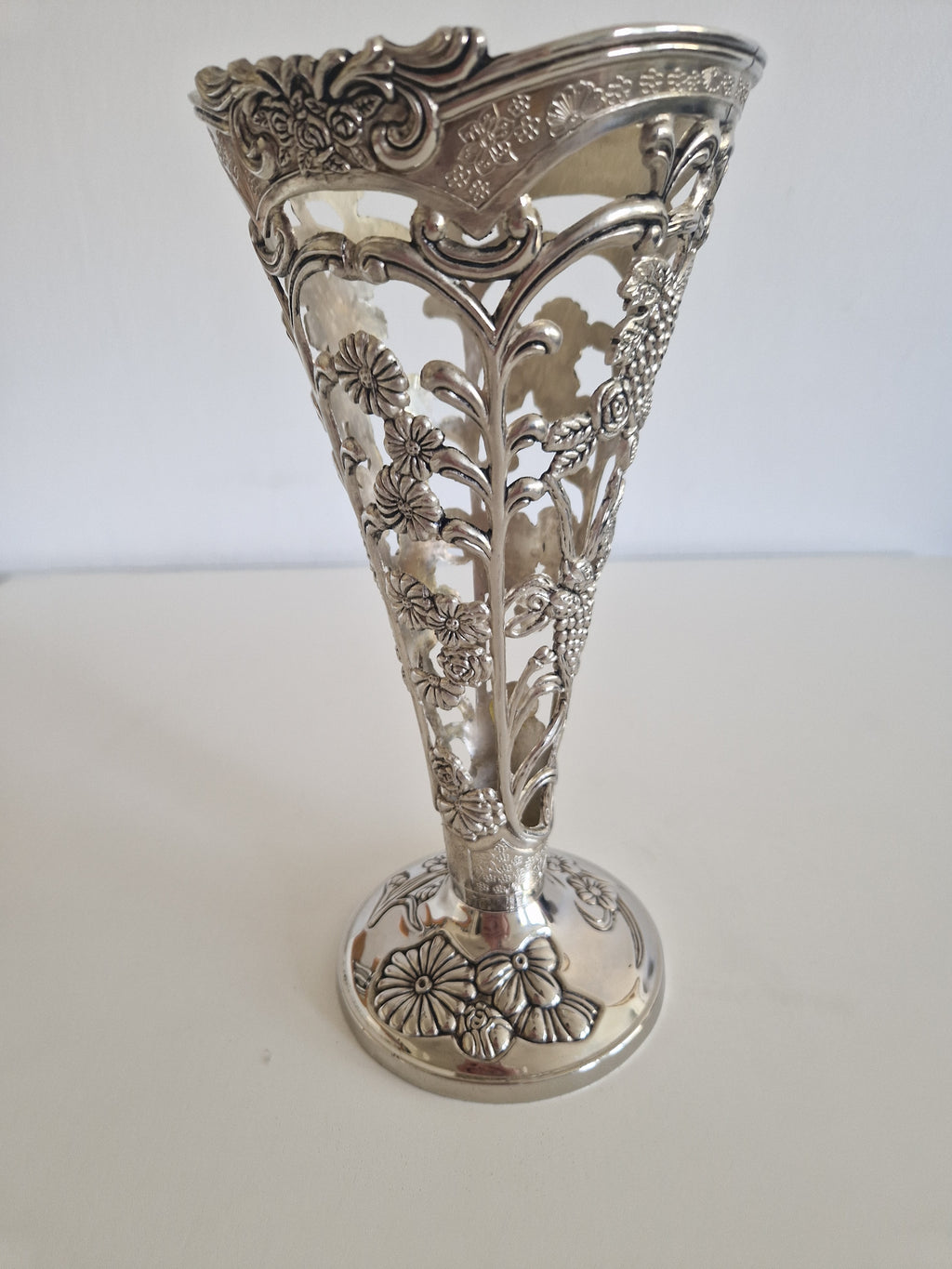 Vintage Silver-Plated Reticulated Vase – Pierced Floral Trumpet, approx. 25 cm